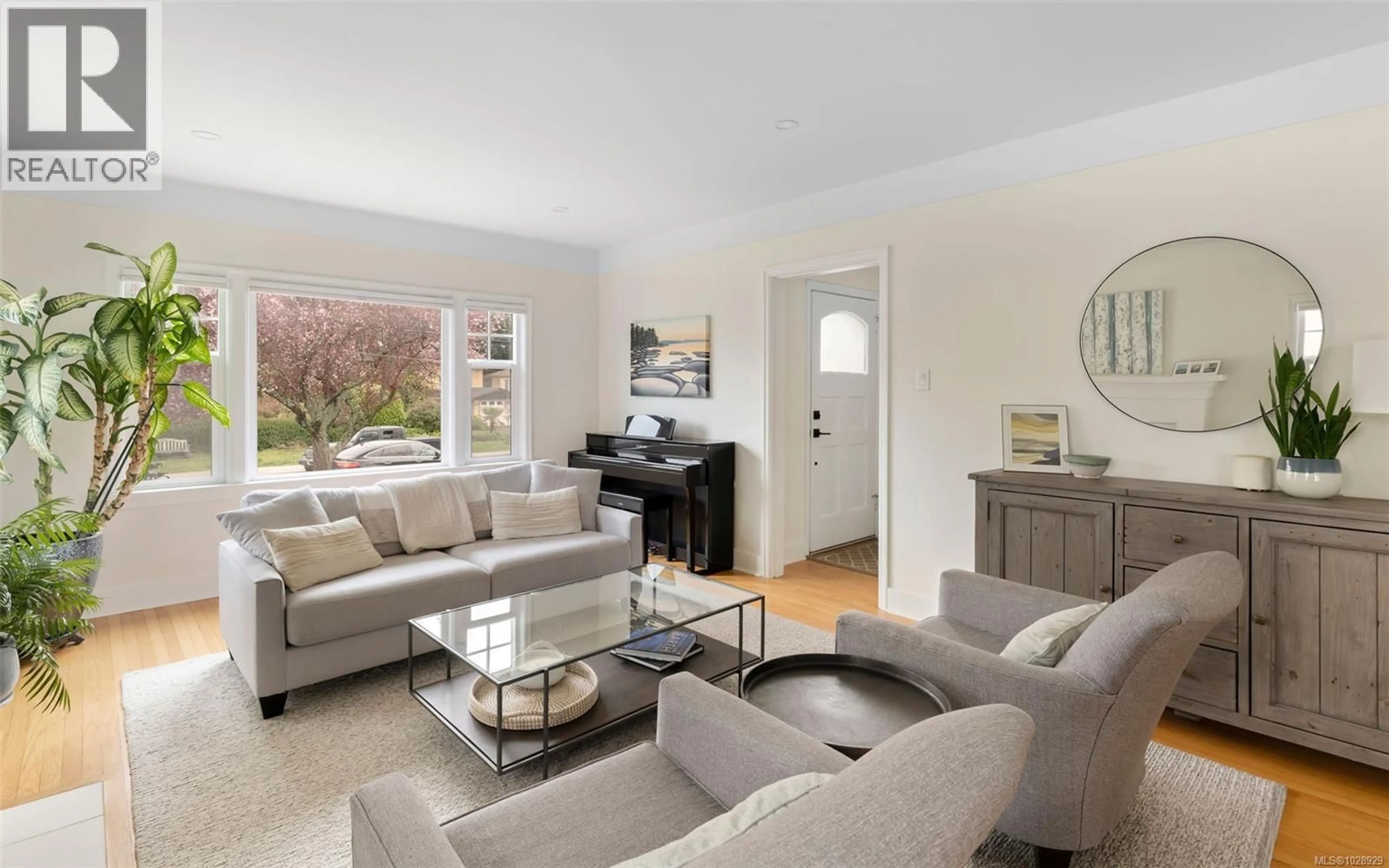 Living room with furniture, unknown for 2399 DALHOUSIE STREET, Oak Bay British Columbia V8R2H5