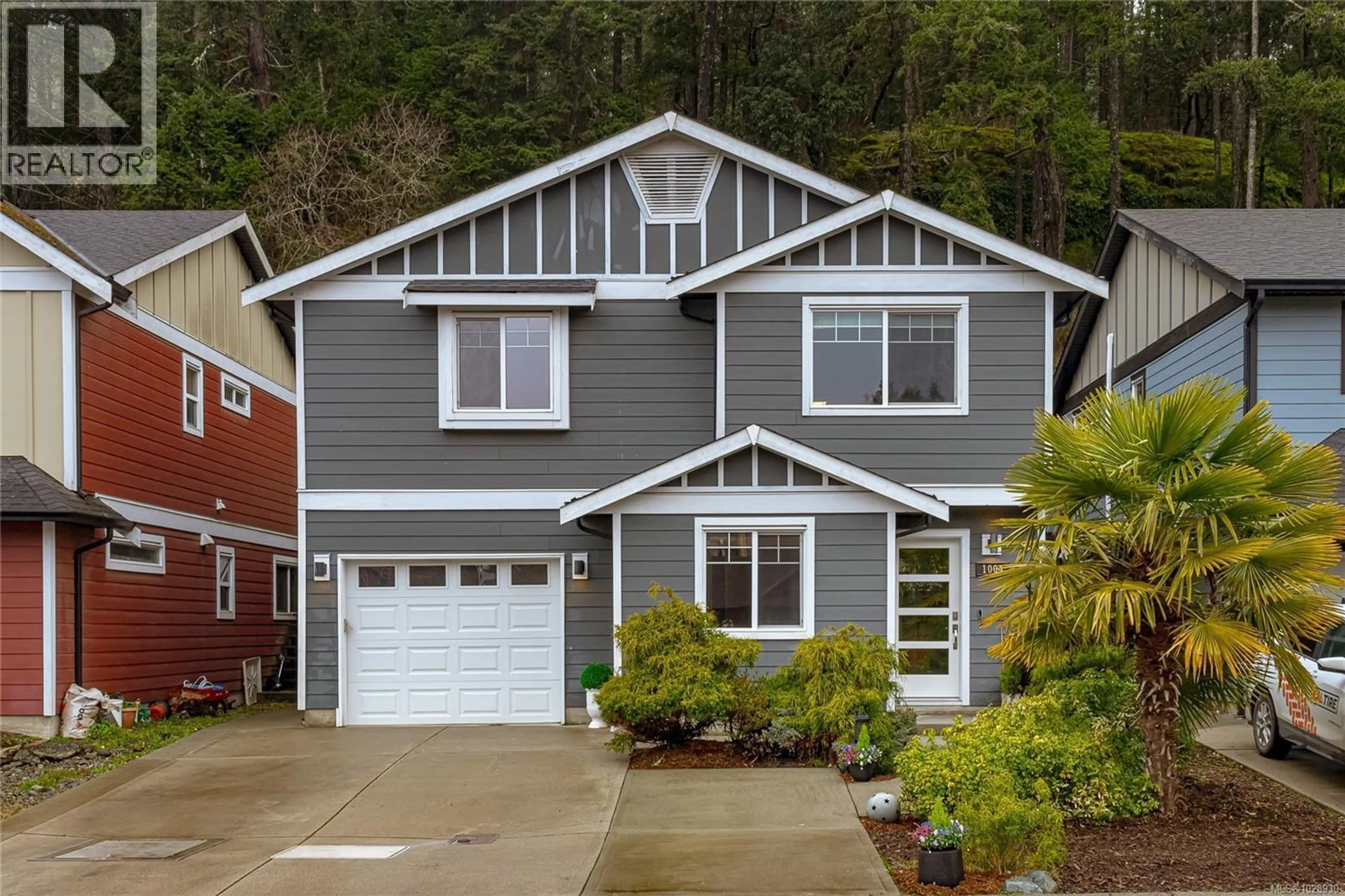 Home with vinyl exterior material, street for 1004 GUENTER PLACE, Langford British Columbia V9C0G8