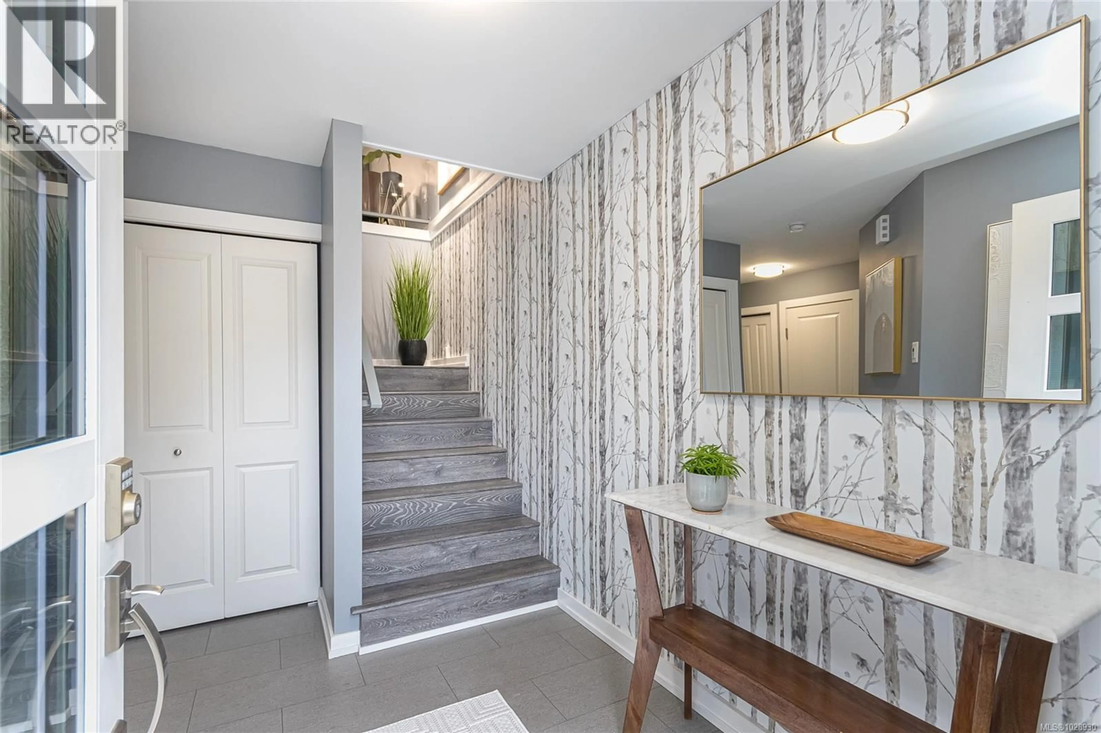 Indoor entryway for 1004 GUENTER PLACE, Langford British Columbia V9C0G8