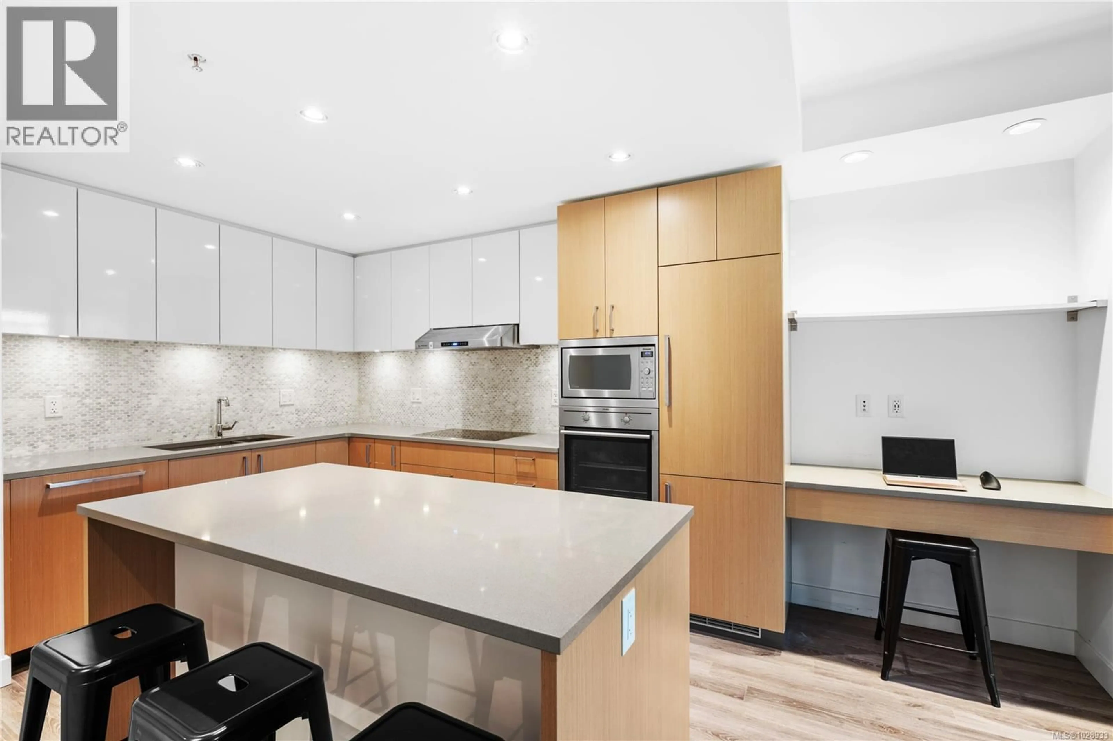 Contemporary kitchen, unknown for 305 - 838 BROUGHTON STREET, Victoria British Columbia V8W1E4