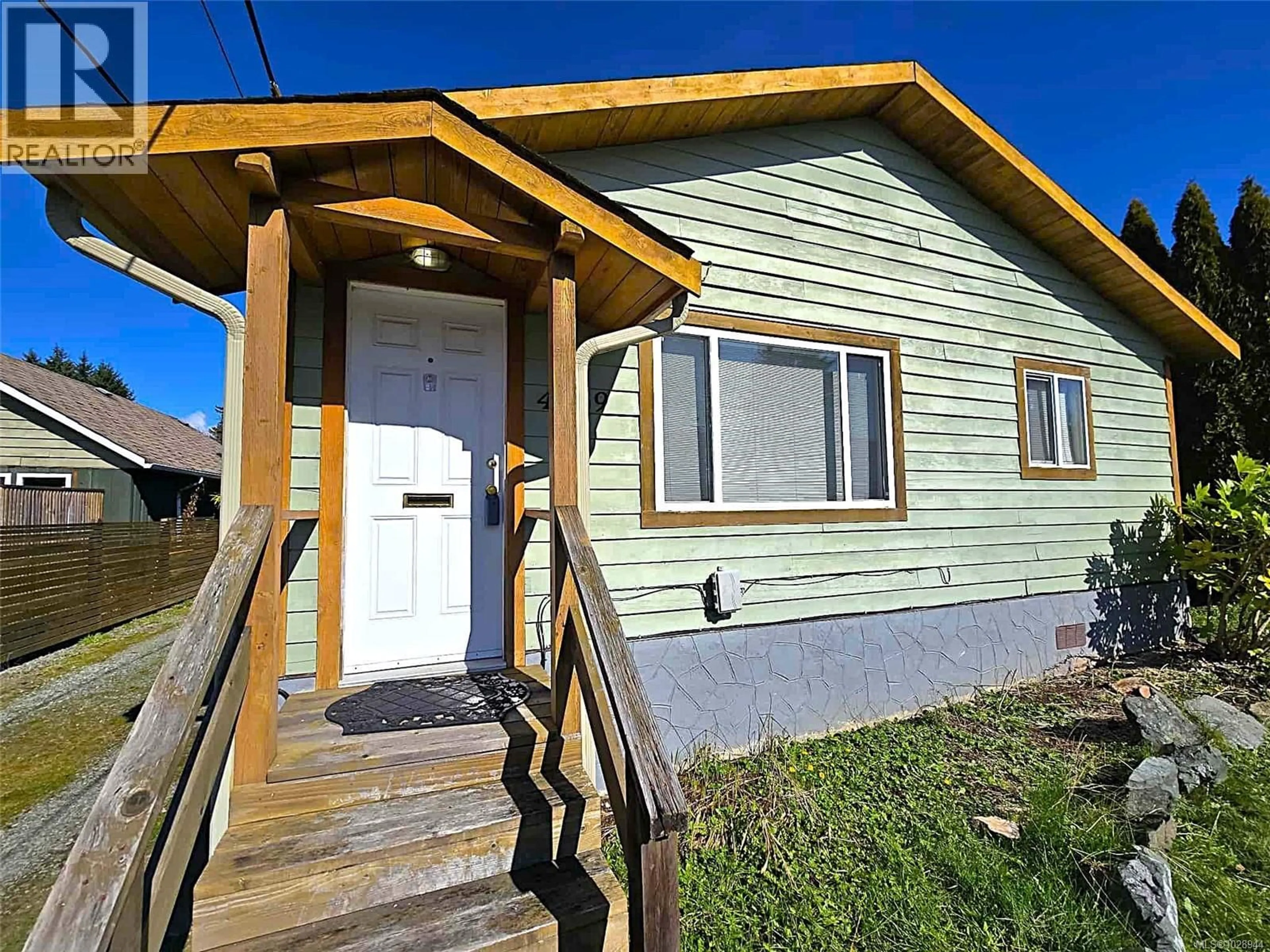 Home with vinyl exterior material, street for 4469 LATHOM ROAD, Port Alberni British Columbia V9Y5S8