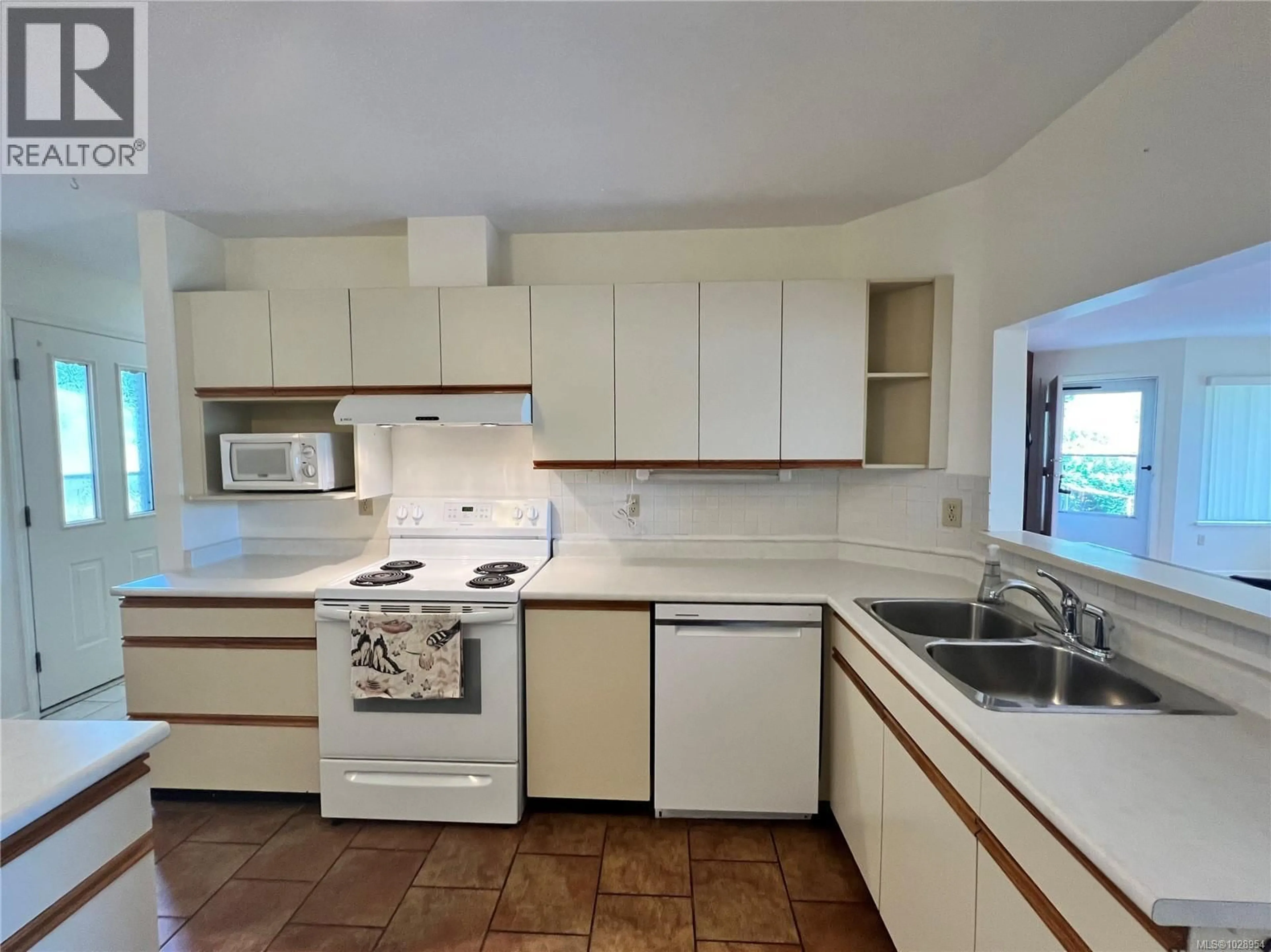 Standard kitchen, unknown for 3 - 130 CORBETT ROAD, Salt Spring British Columbia V8K1T2