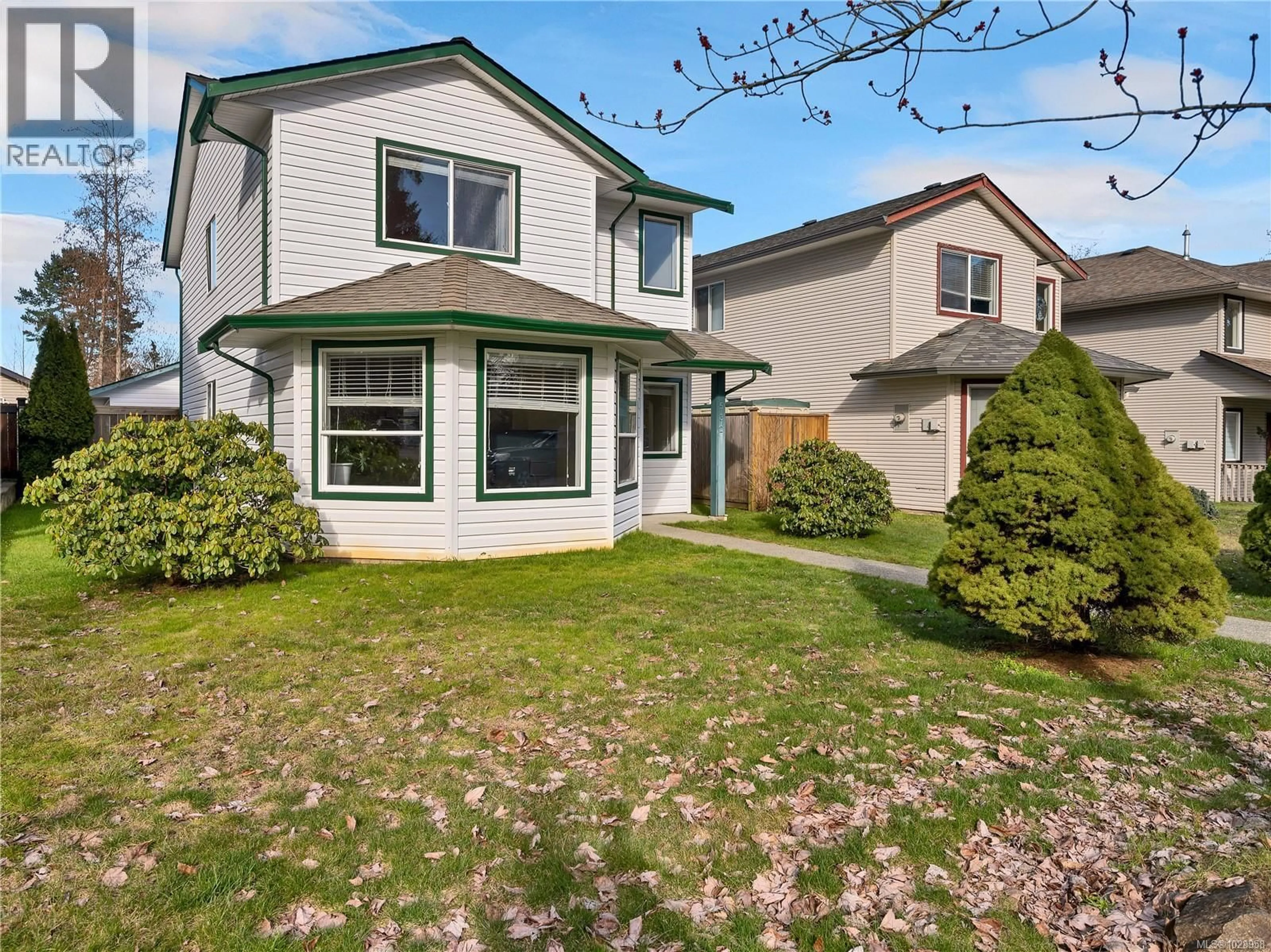 Home with vinyl exterior material, street for 532 HILCHEY ROAD, Campbell River British Columbia V9W8E6