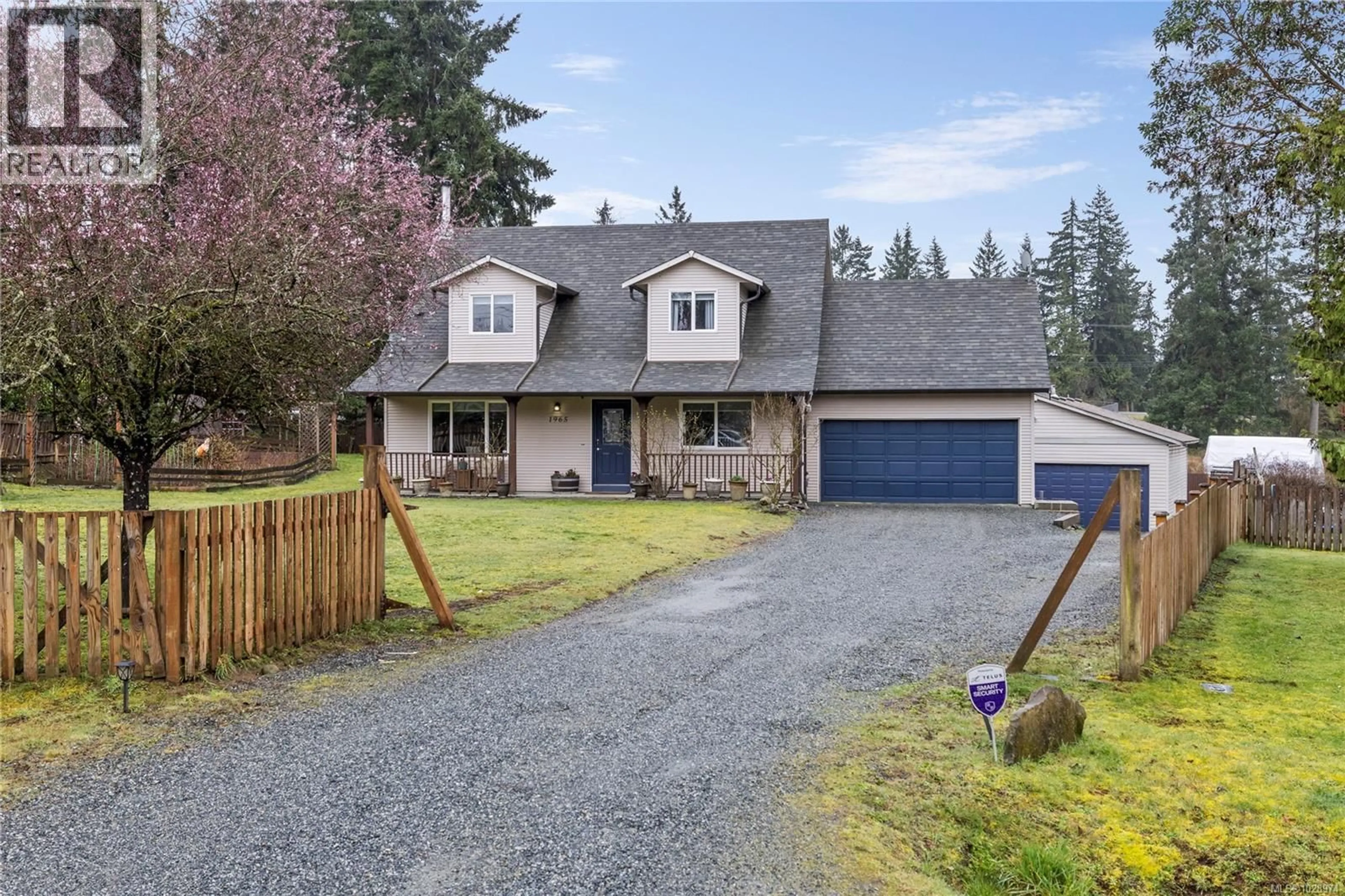 A pic from outside/outdoor area/front of a property/back of a property/a pic from drone, street for 1965 EMMA WAY, Nanaimo British Columbia V9X1H4