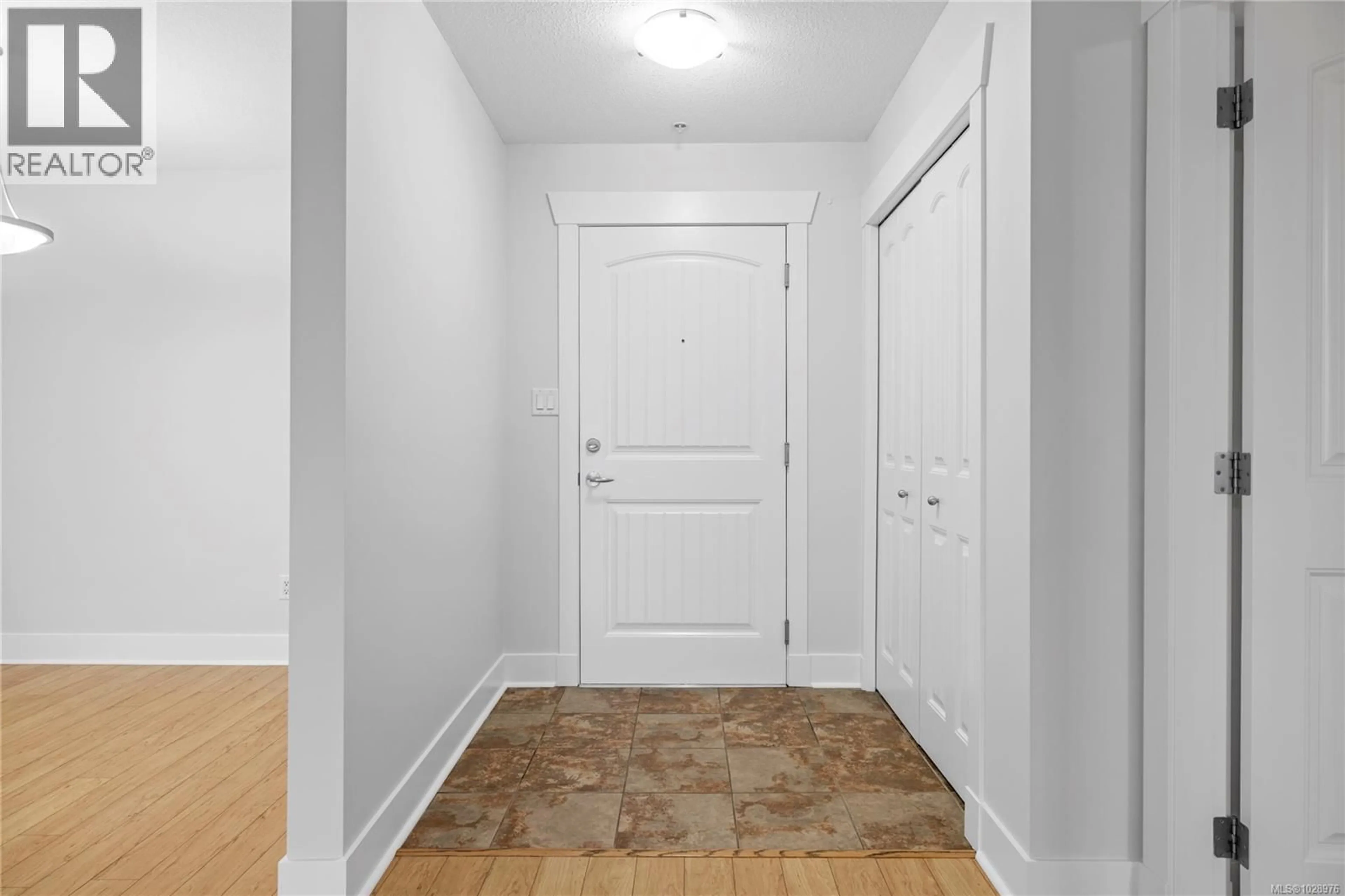 Indoor entryway for 406 - 1620 TOWNSITE ROAD, Nanaimo British Columbia V9S1N2