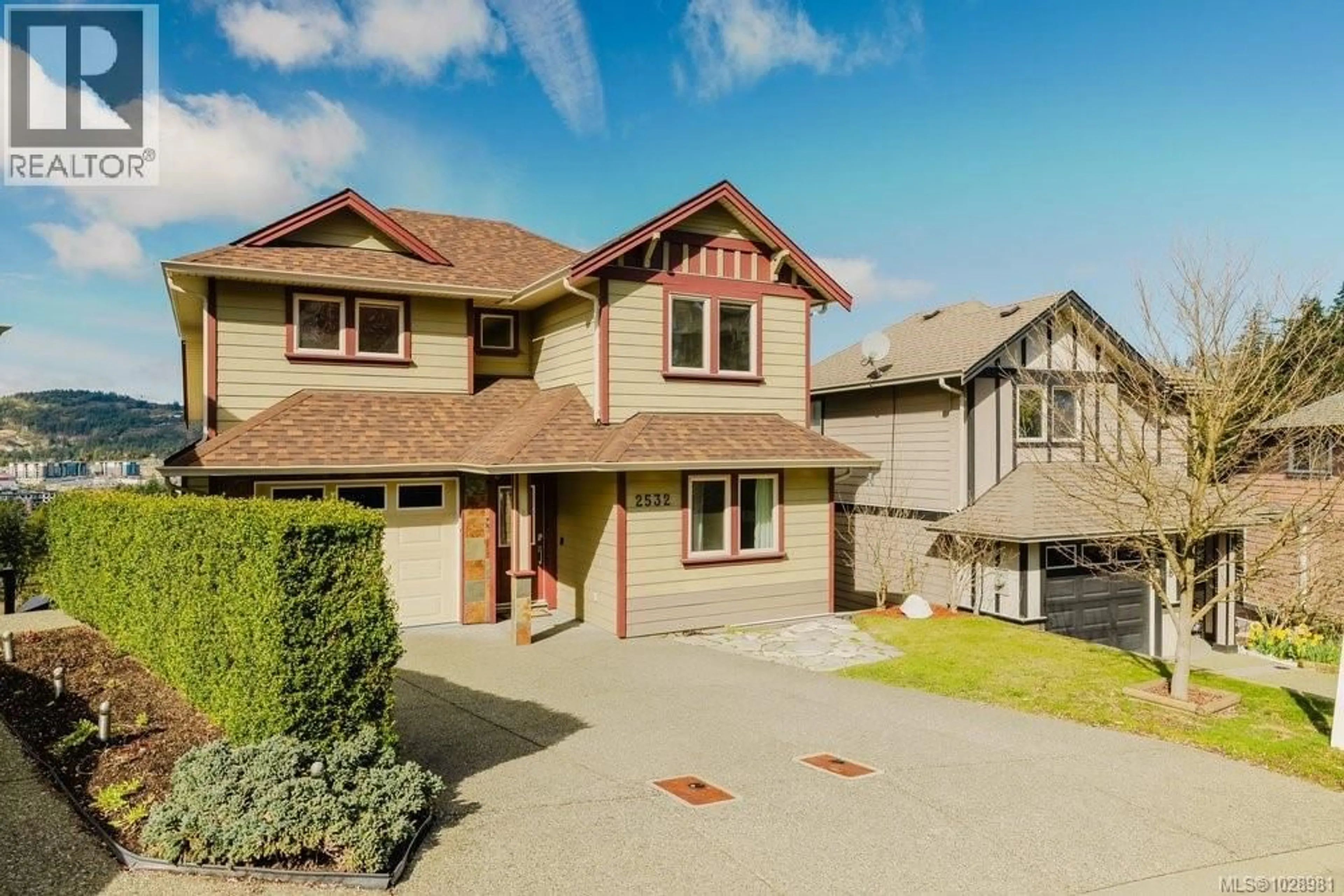 Home with vinyl exterior material, street for 2532 LEGACY RIDGE, Langford British Columbia V9B0A1