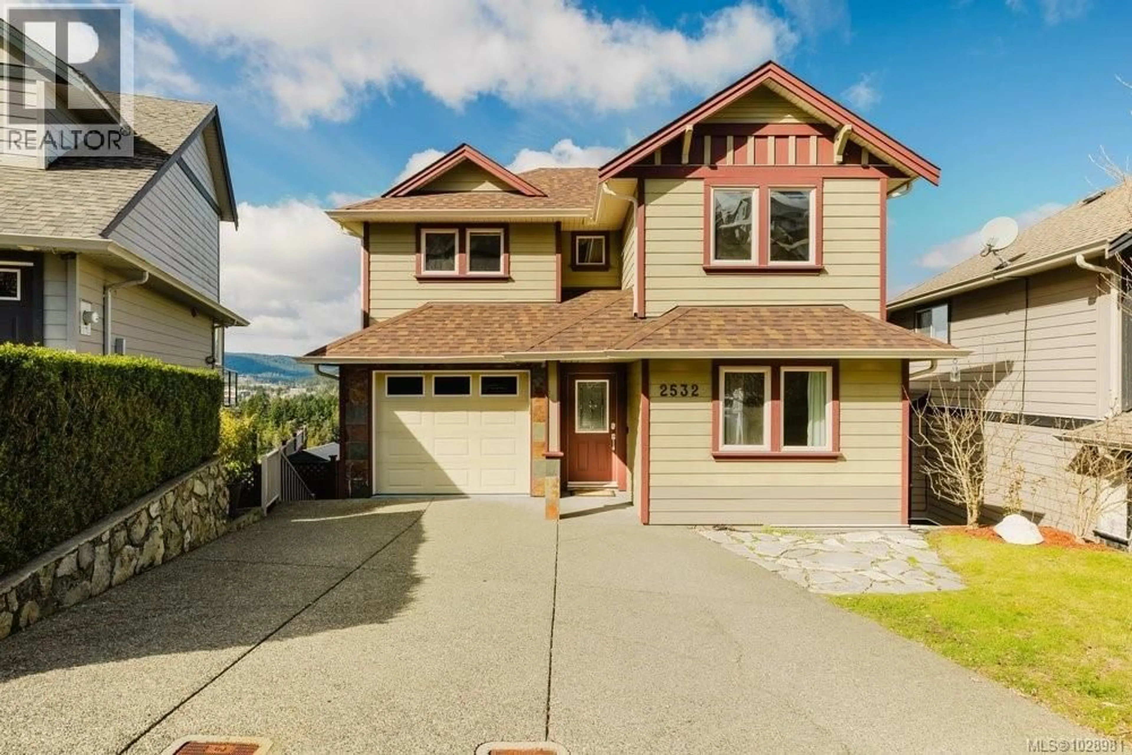 Home with vinyl exterior material, street for 2532 LEGACY RIDGE, Langford British Columbia V9B0A1