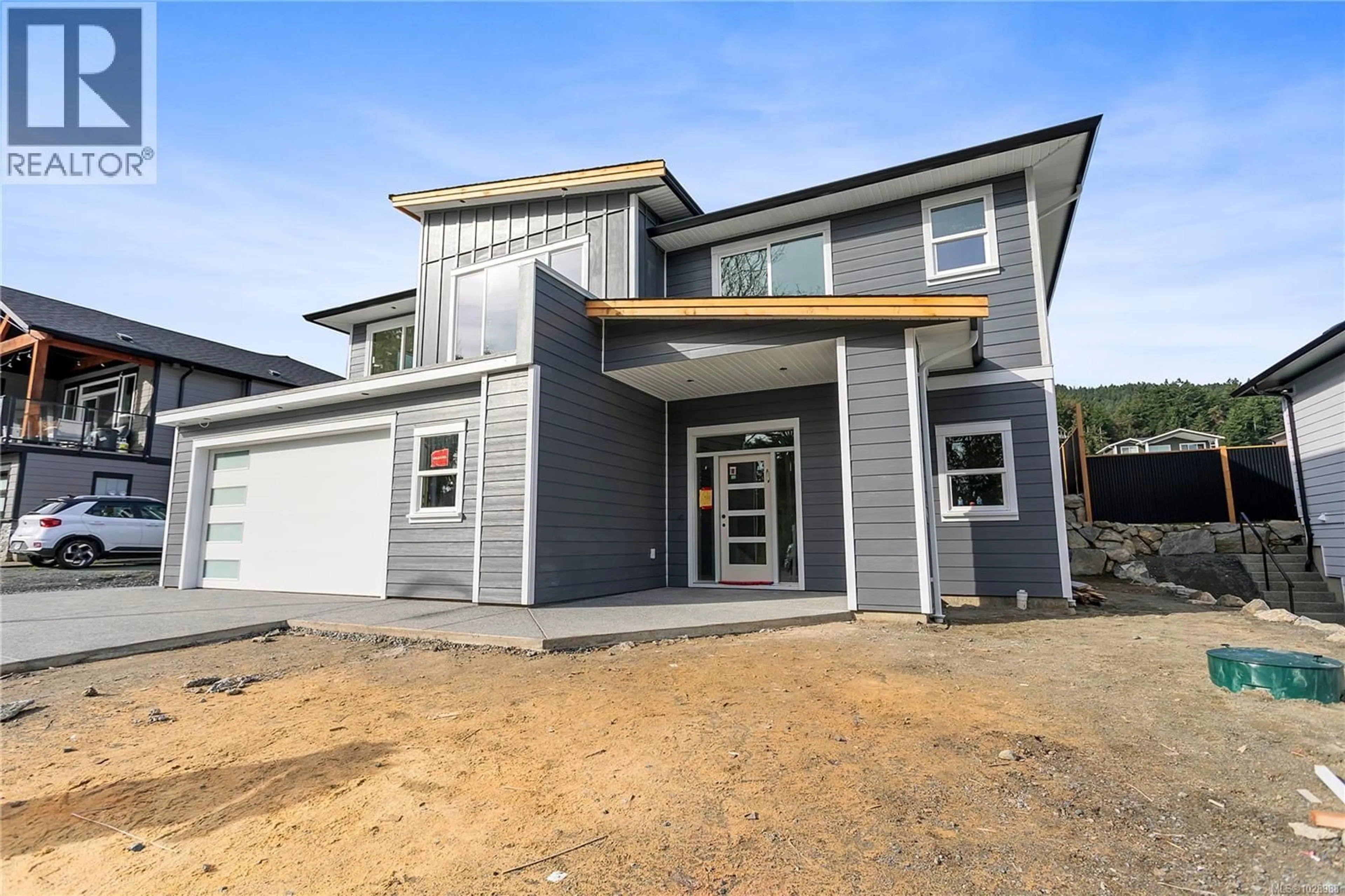 Home with vinyl exterior material, building for 858 RUSSELL ROAD, Ladysmith British Columbia V9G1W4