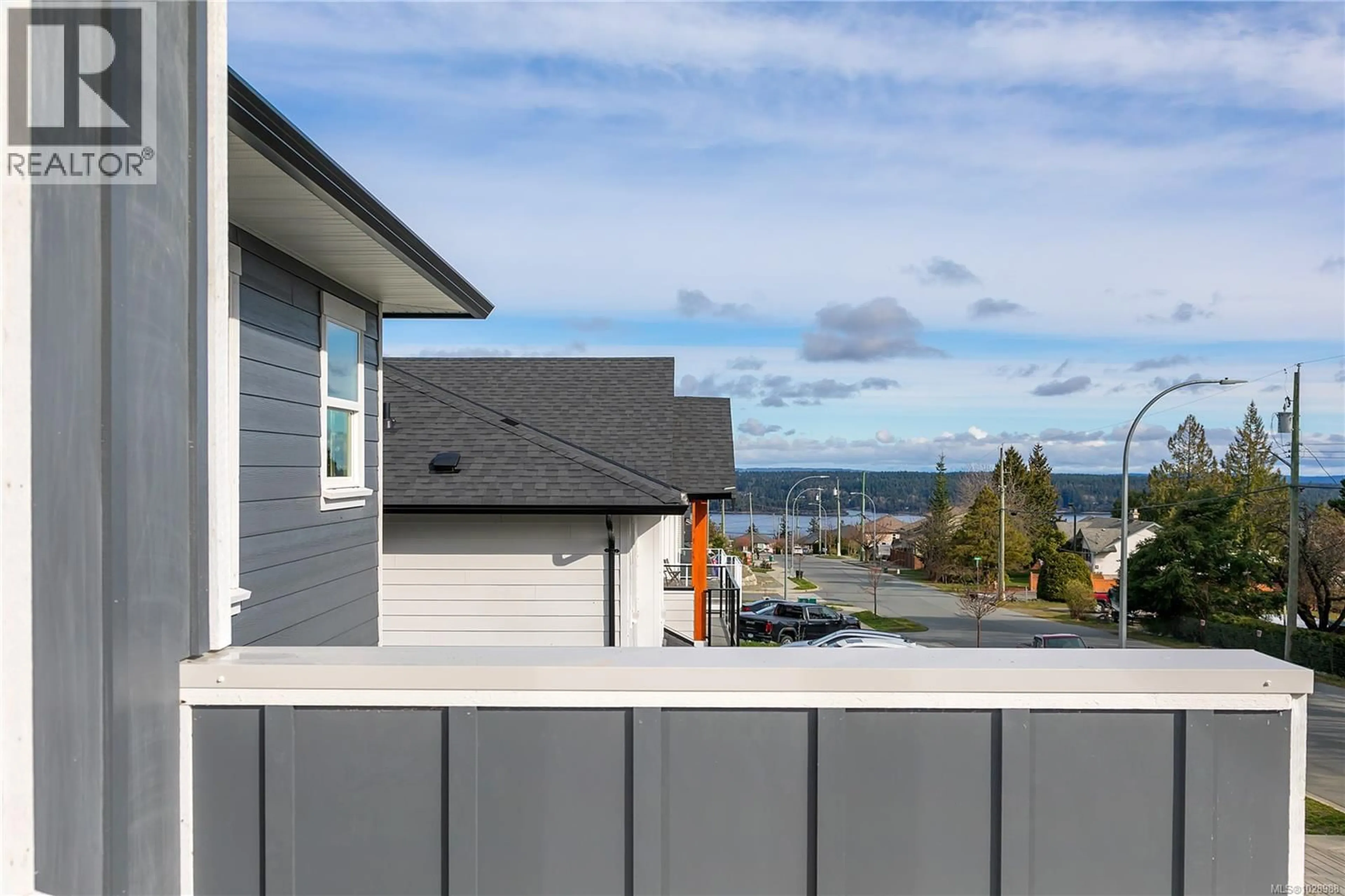 Home with vinyl exterior material, water/lake/river/ocean view for 858 RUSSELL ROAD, Ladysmith British Columbia V9G1W4