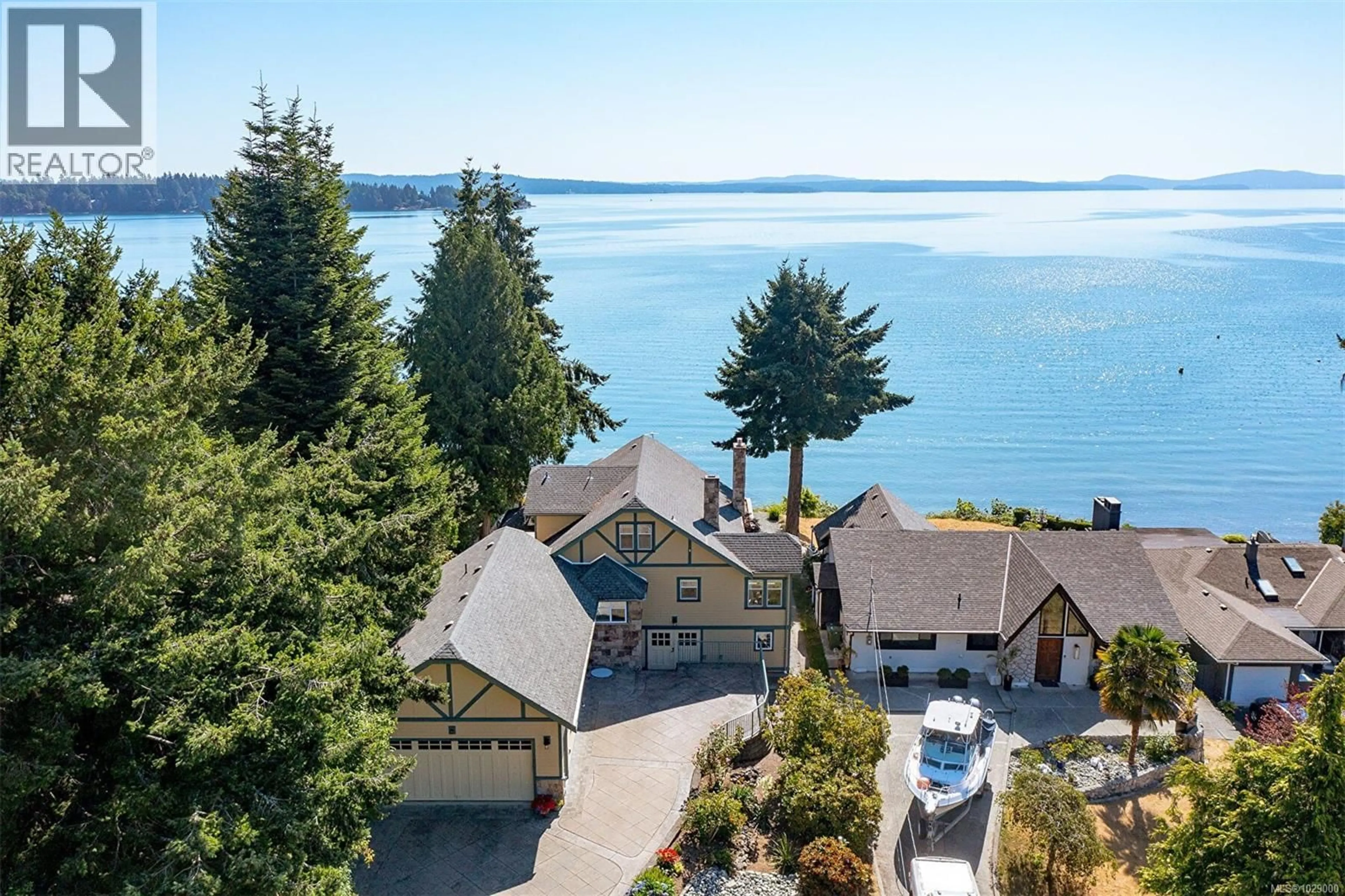 A pic from outside/outdoor area/front of a property/back of a property/a pic from drone, water/lake/river/ocean view for 297 GILL ROAD, Ladysmith British Columbia V9G1X9