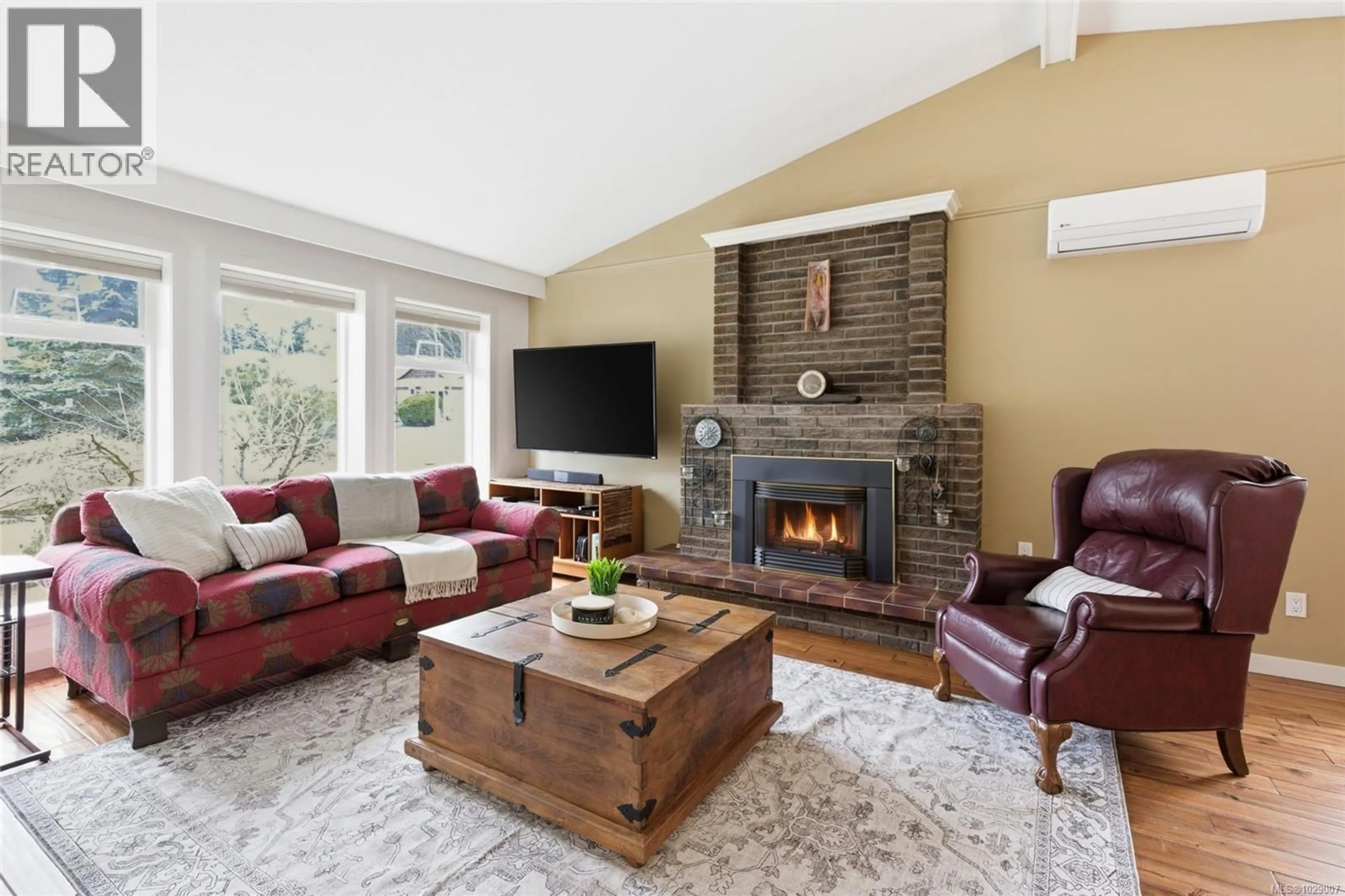 Living room with furniture, unknown for 28 - 493 PIONEER CRESCENT, Parksville British Columbia V9P1V1