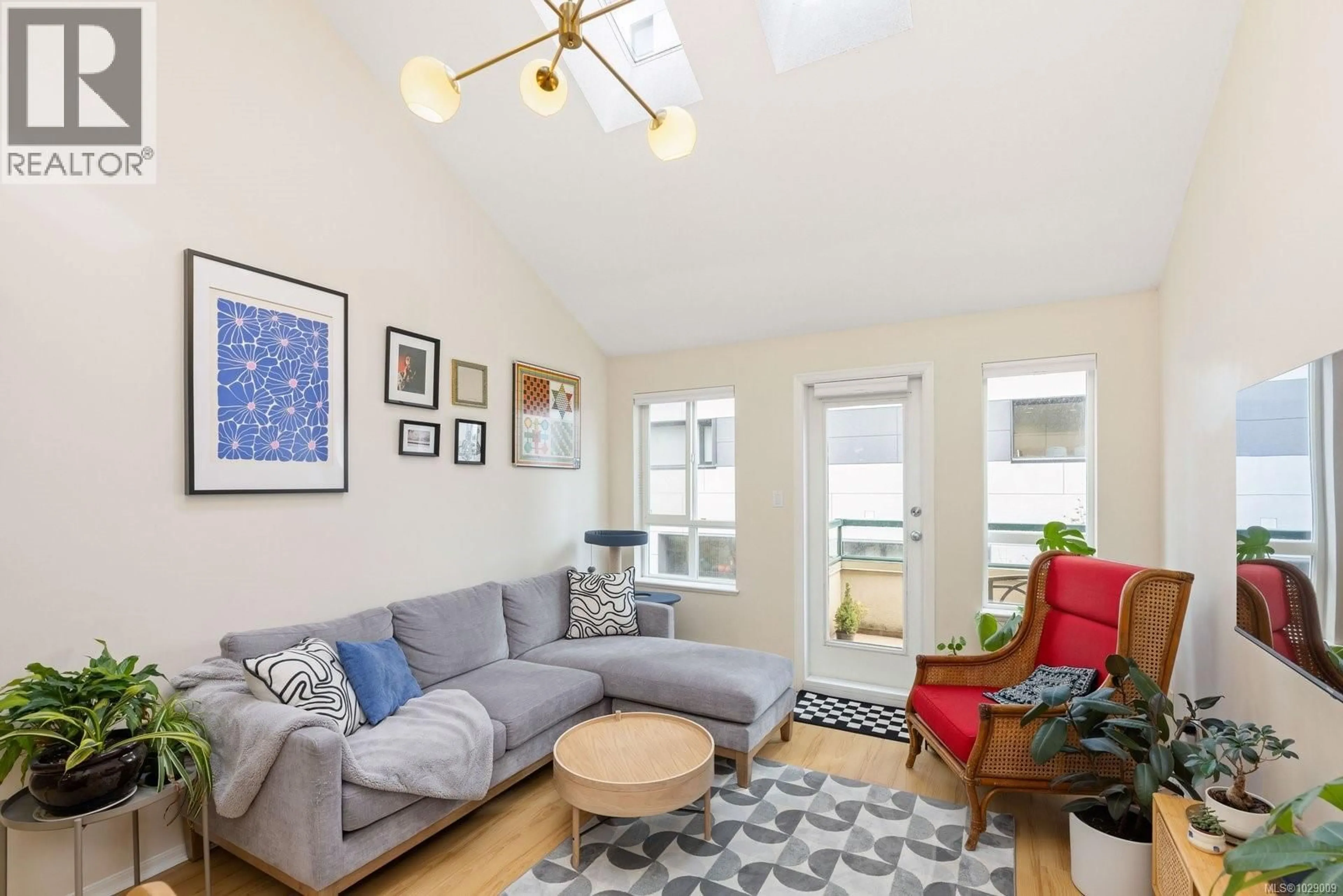 Living room with furniture, unknown for 402 - 1015 JOHNSON STREET, Victoria British Columbia V8V3N6