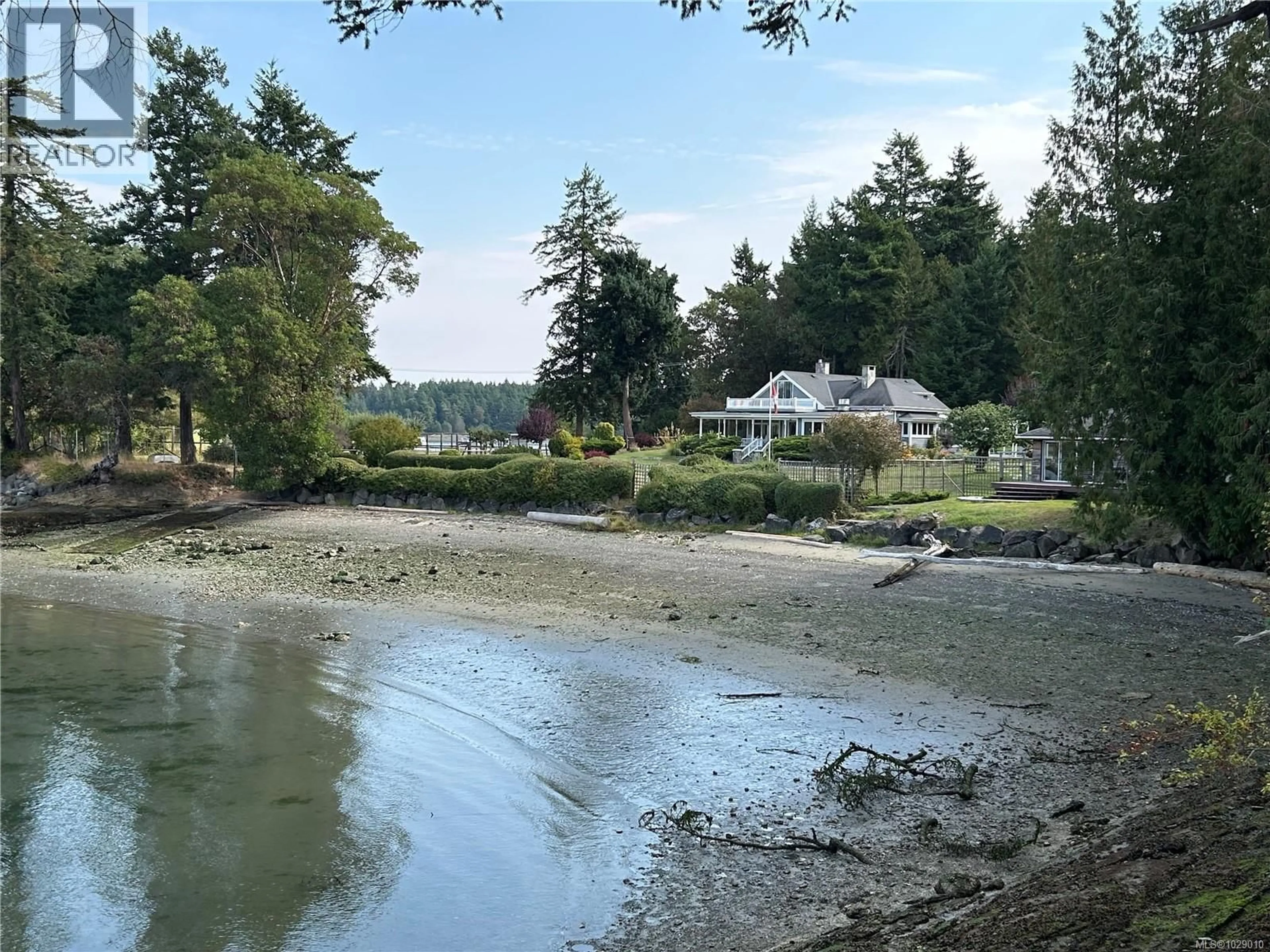 A pic from outside/outdoor area/front of a property/back of a property/a pic from drone, water/lake/river/ocean view for 101 CHURCH BAY ROAD, Saturna Island British Columbia V0N2Y0