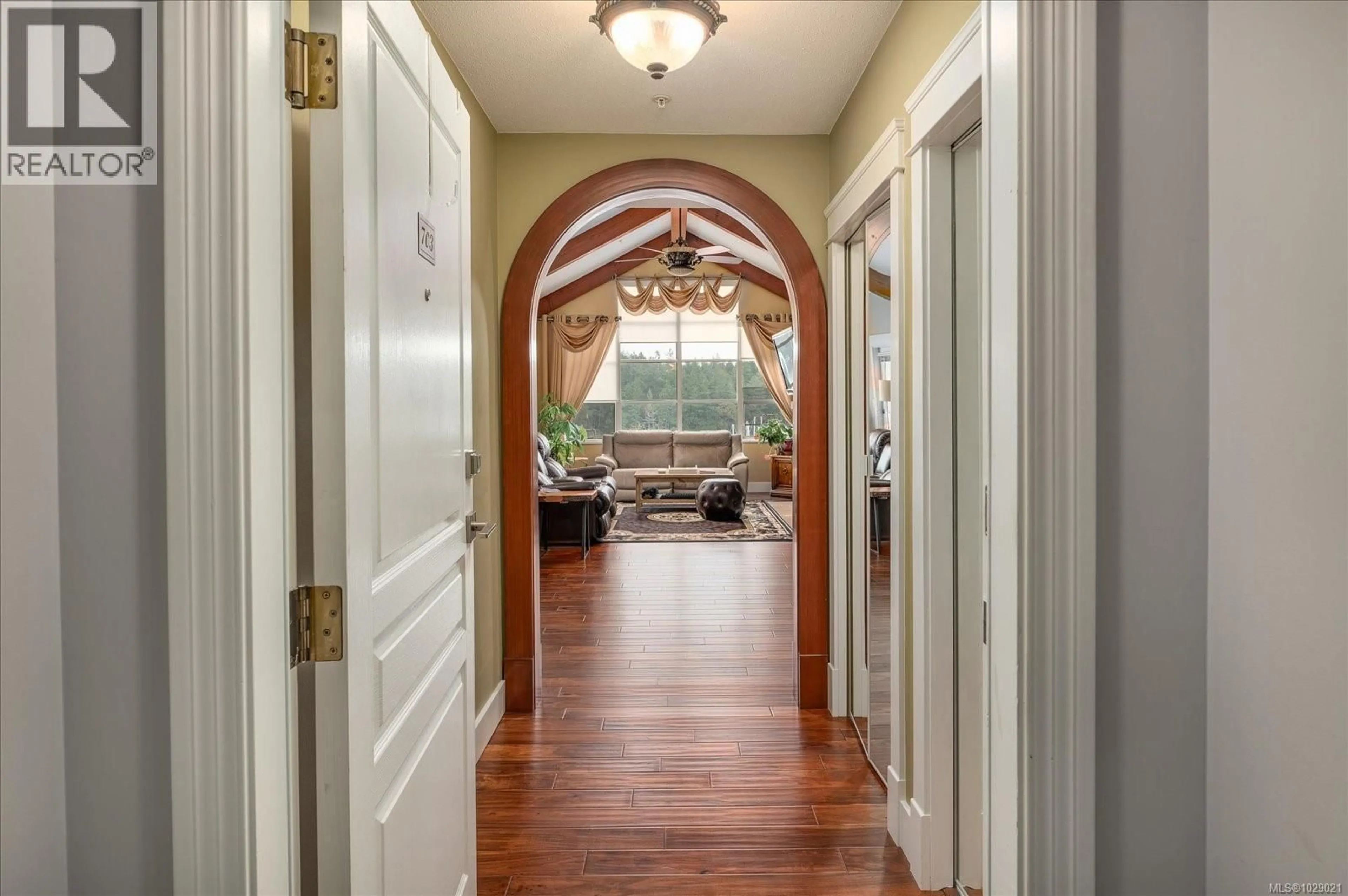 Indoor entryway for 703 - 540 STEWART AVENUE, Nanaimo British Columbia V9S5T5