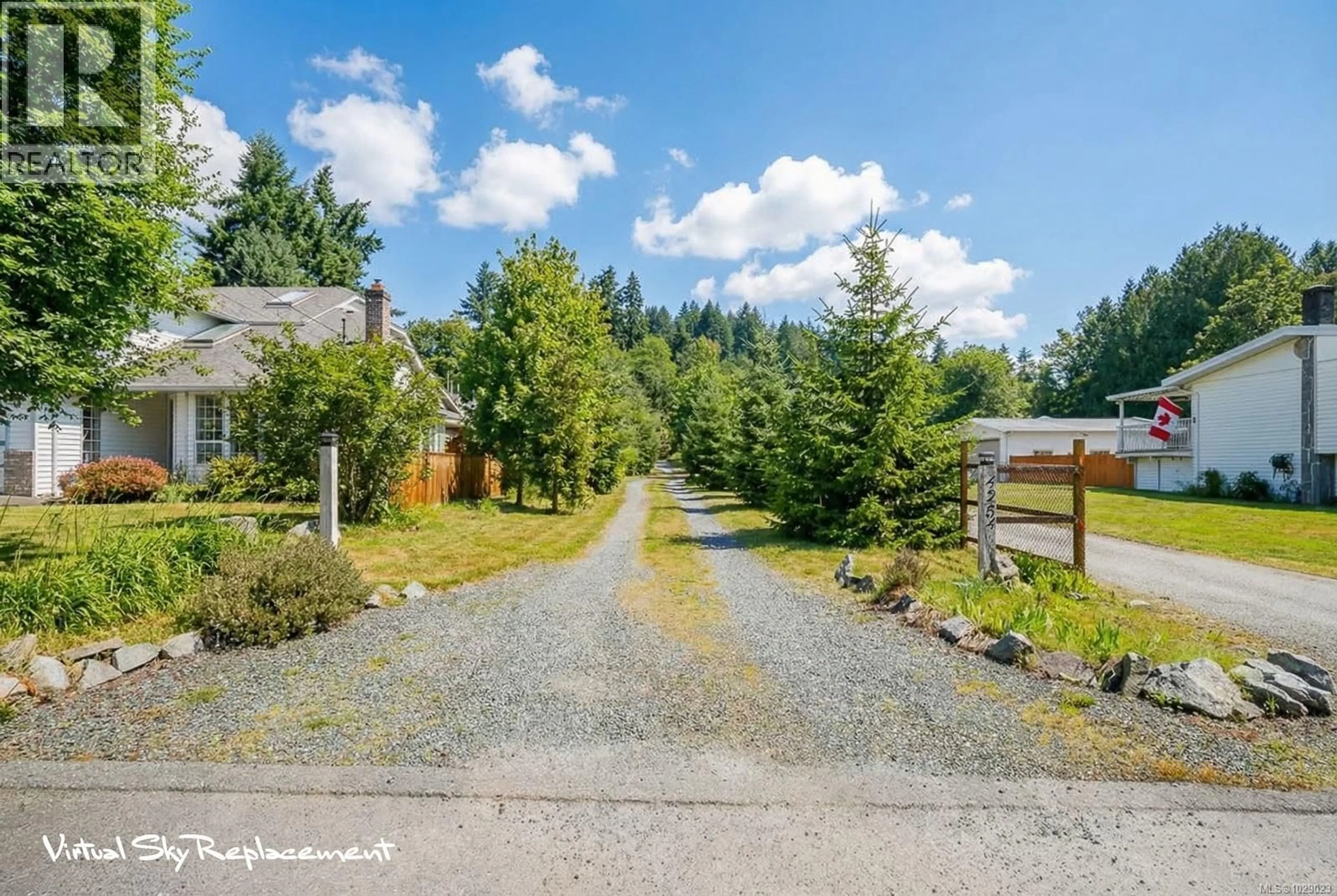 A pic from outside/outdoor area/front of a property/back of a property/a pic from drone, mountain view for 4284 SCOTT STREET, Port Alberni British Columbia V9Y2P8