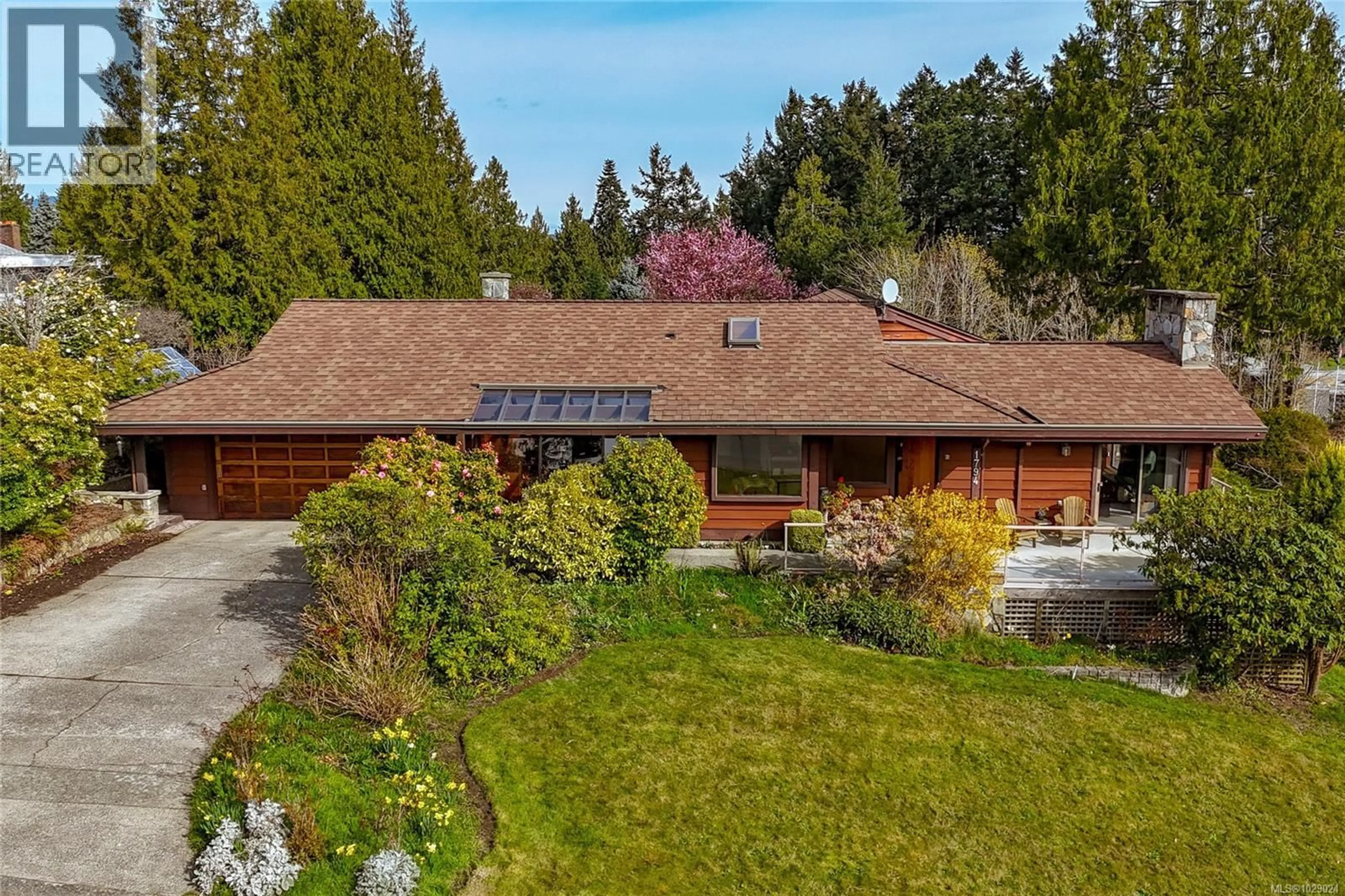 A pic from outside/outdoor area/front of a property/back of a property/a pic from drone, unknown for 1794 ORCAS PARK TERRACE, North Saanich British Columbia V8L4A7