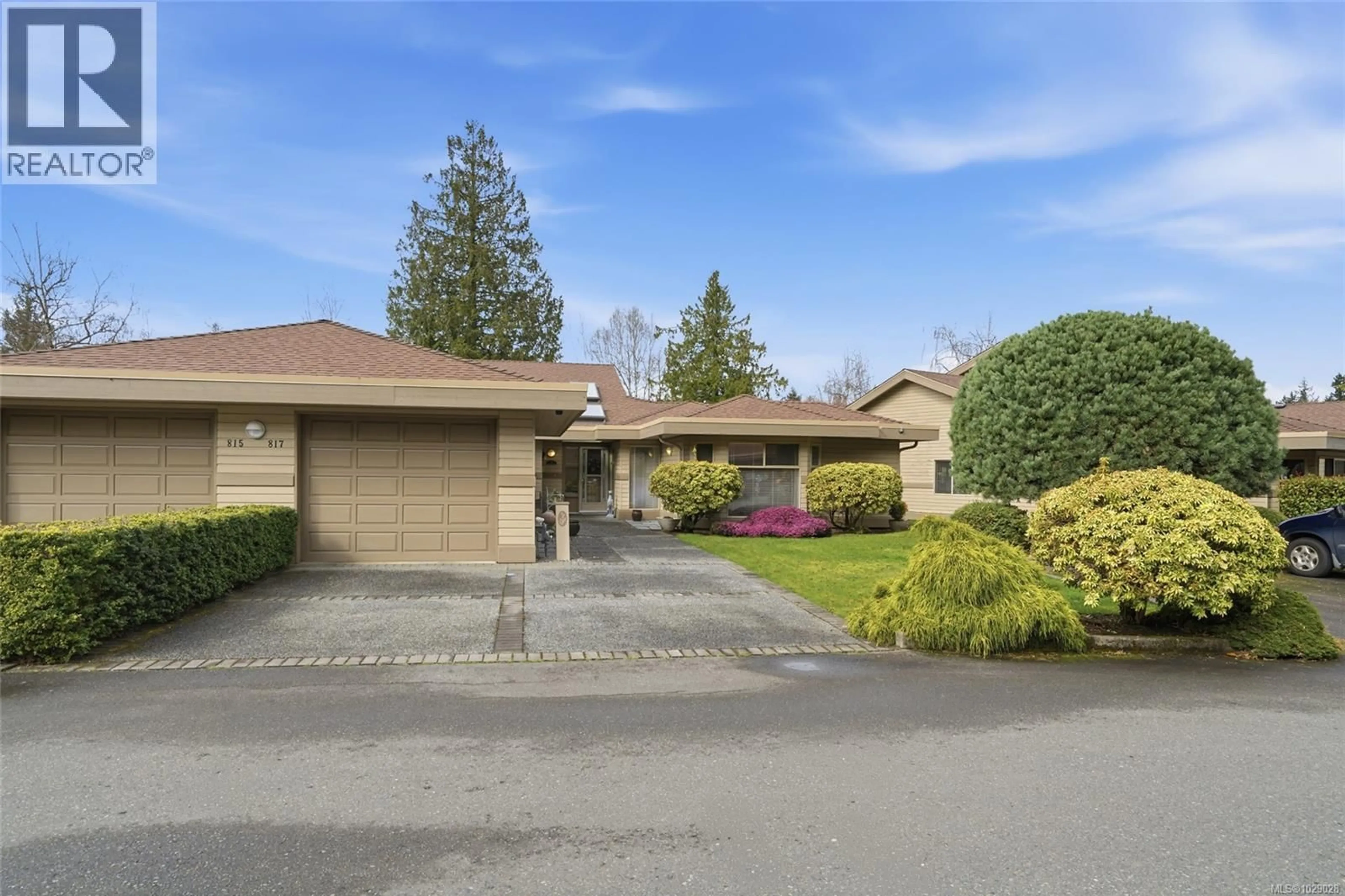 Unknown for 817 LAKES BOULEVARD, French Creek British Columbia V9P2P8