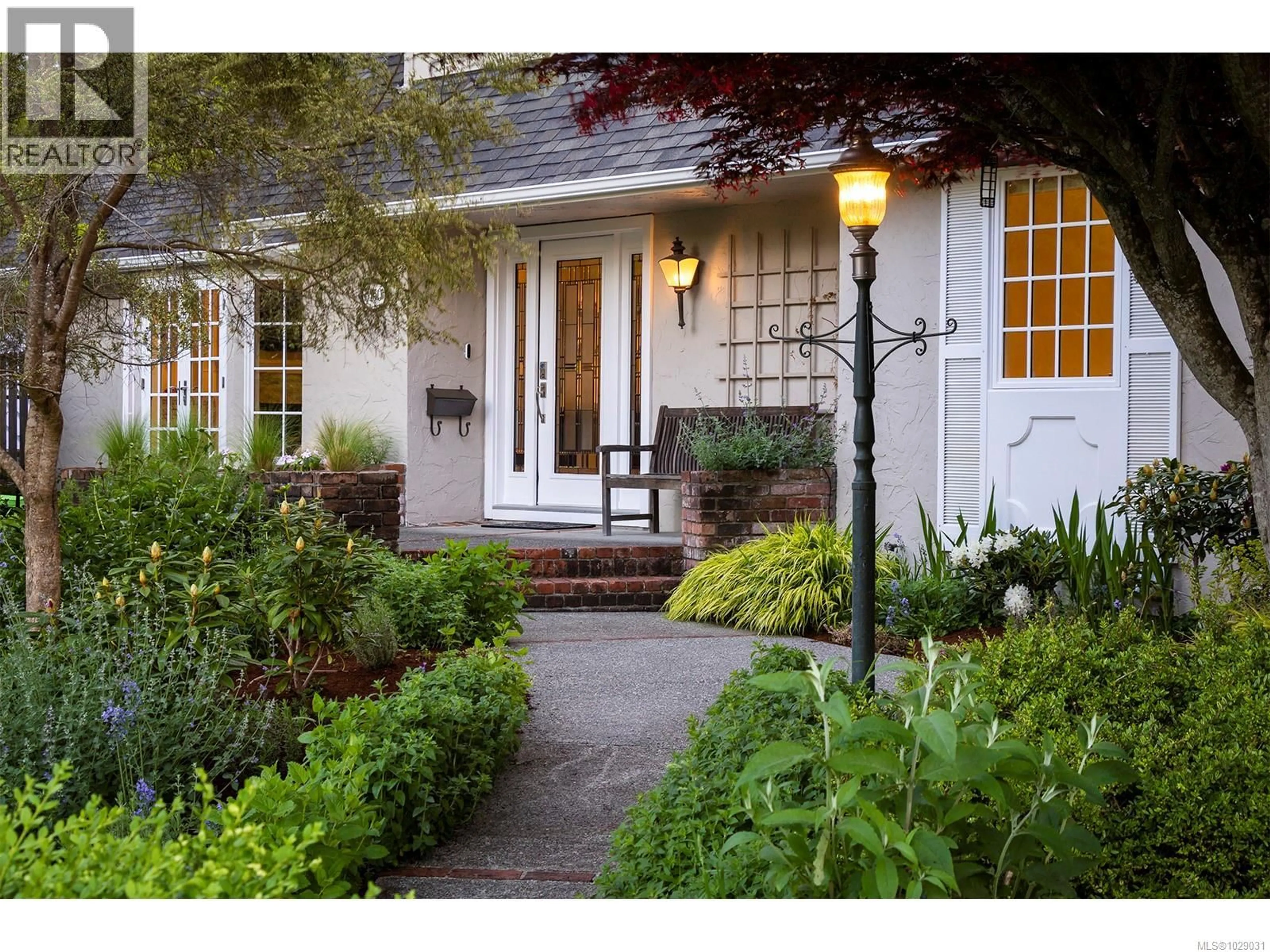 Indoor entryway for 3150 NORFOLK ROAD, Oak Bay British Columbia V8R6H4