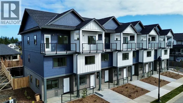 4 - 704 BEAVER CREEK BOULEVARD, Campbell River