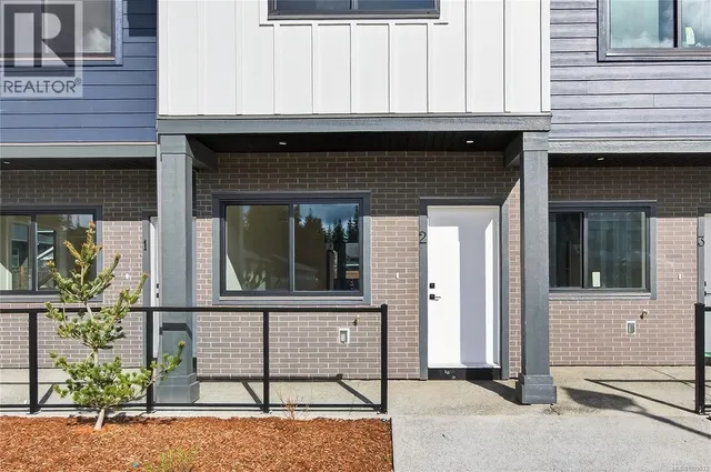 4 - 704 BEAVER CREEK BOULEVARD, Campbell River 2