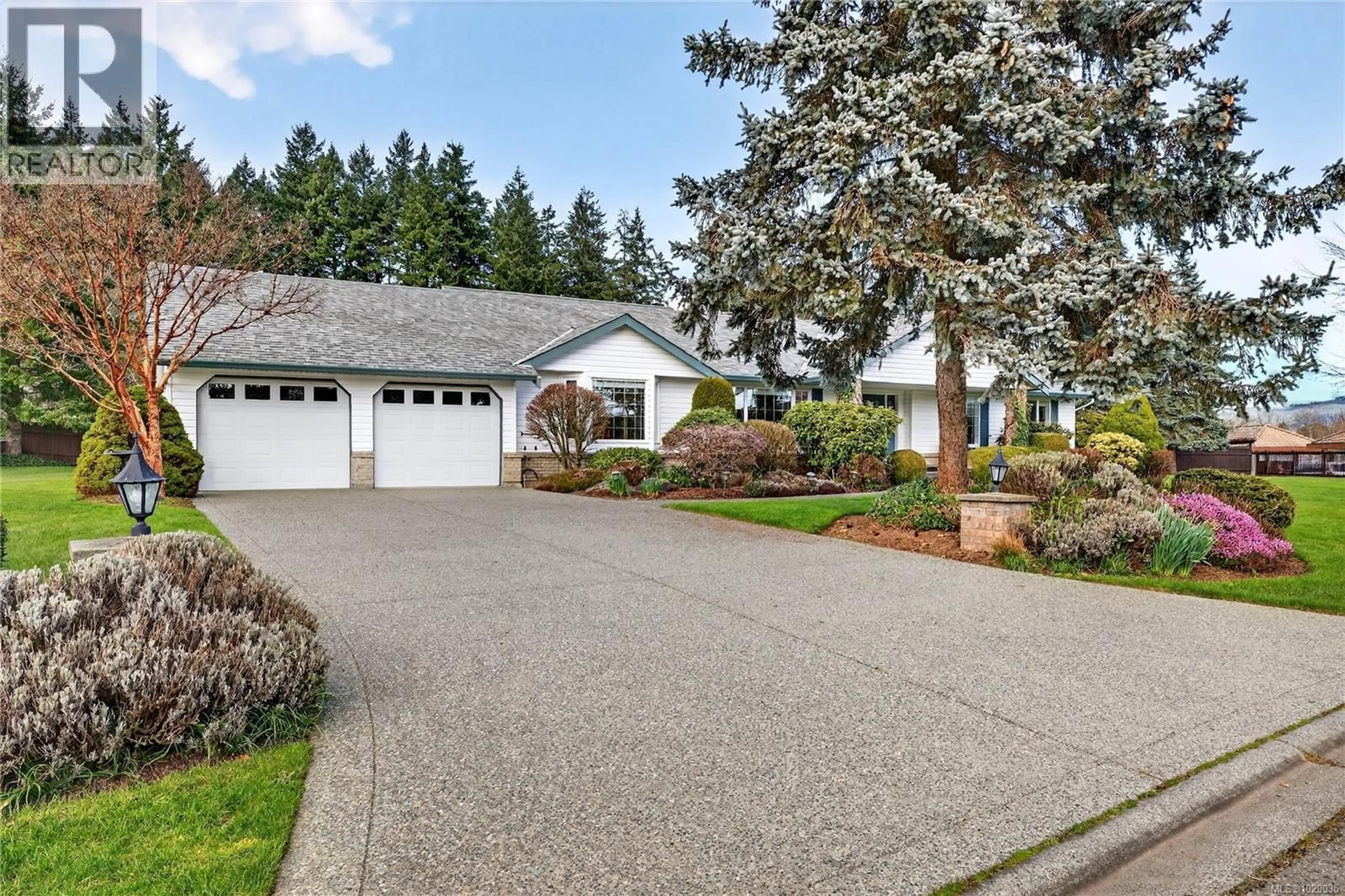 Home with vinyl exterior material, street for 2257 TARN PLACE, Duncan British Columbia V9L5E7