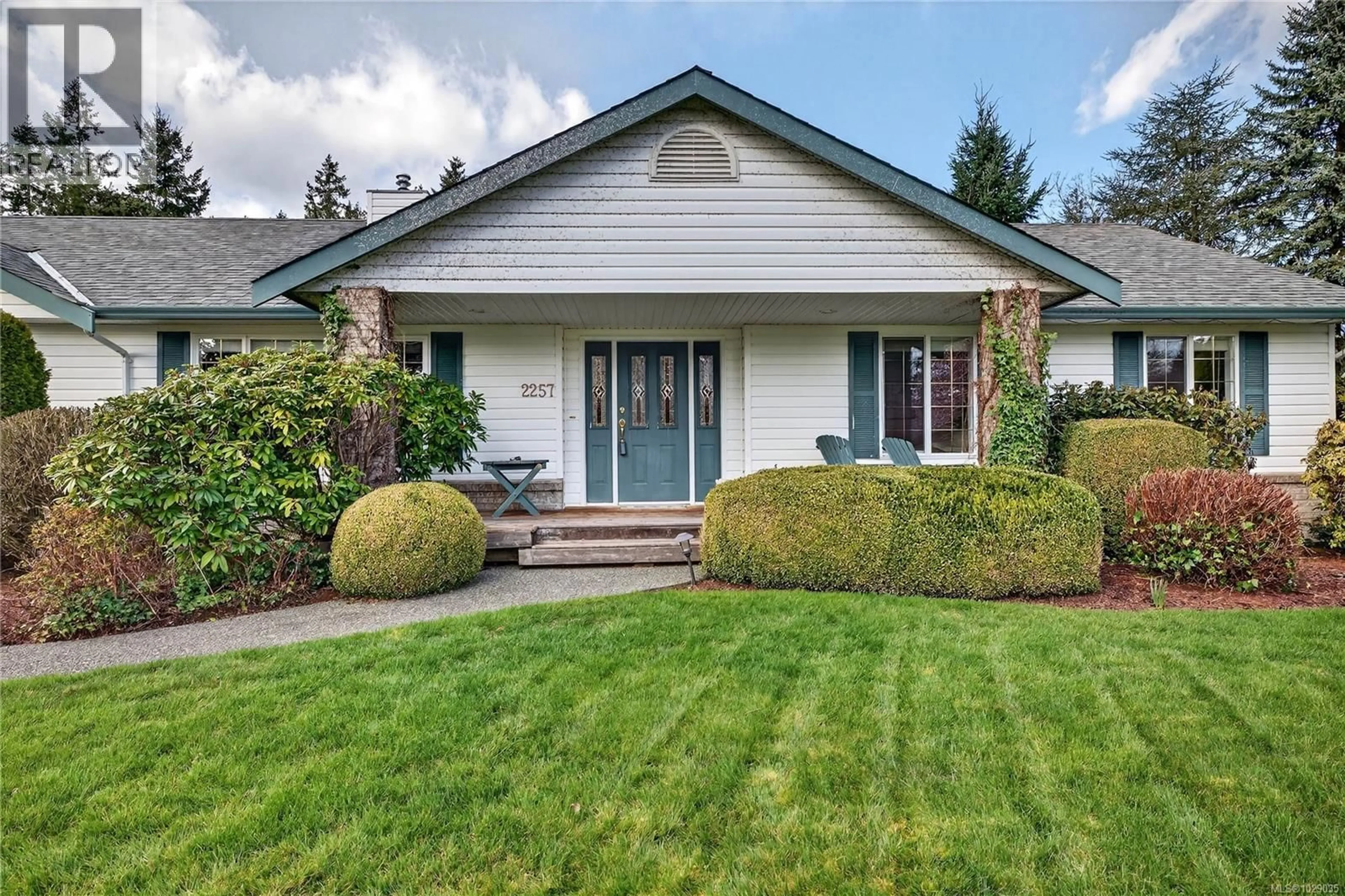 Home with vinyl exterior material, street for 2257 TARN PLACE, Duncan British Columbia V9L5E7