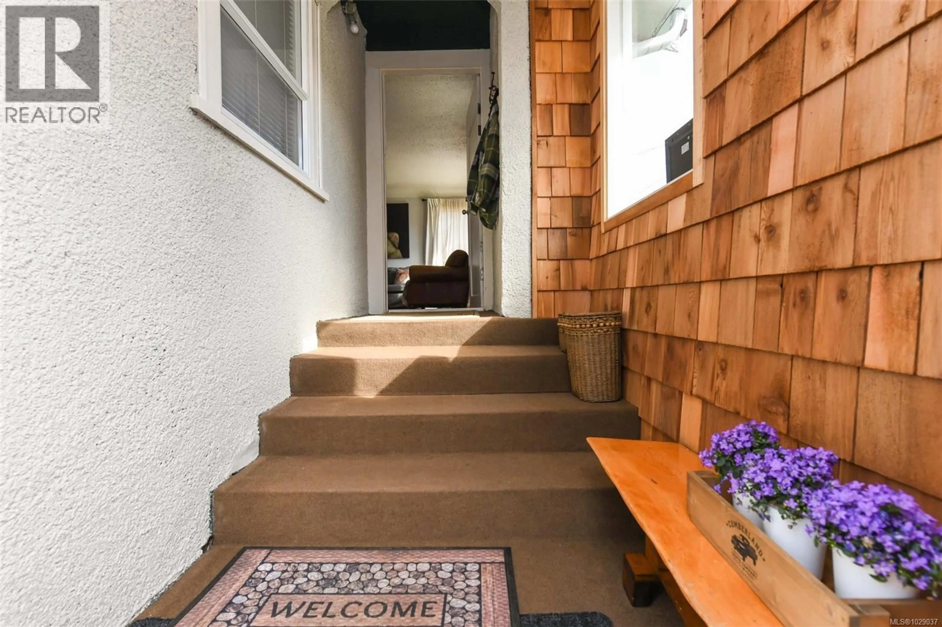 Unknown for 655 11TH STREET, Courtenay British Columbia V9N1S9