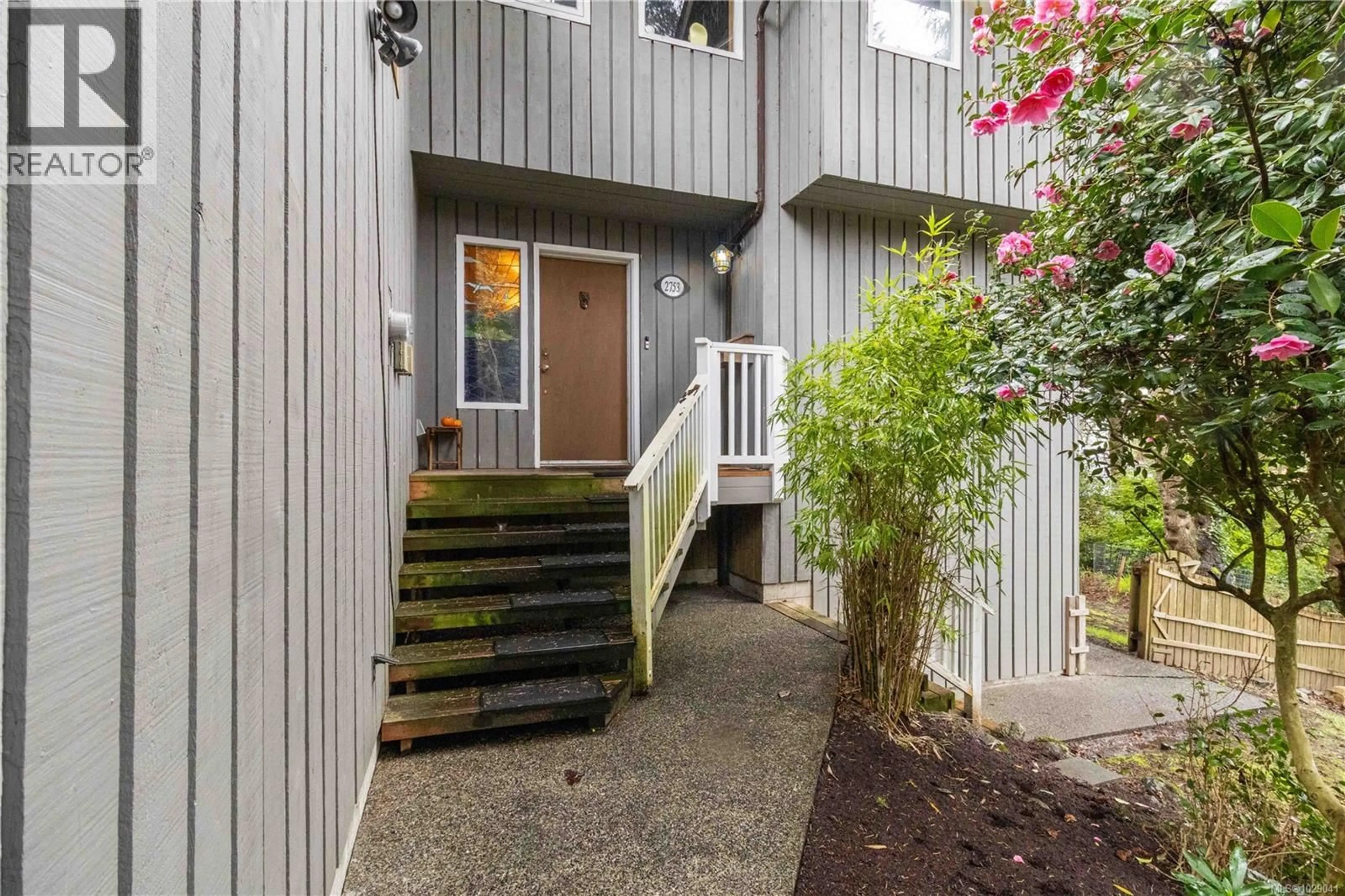 Unknown for 2753 ARBUTUS ROAD, Saanich British Columbia V8N5X7