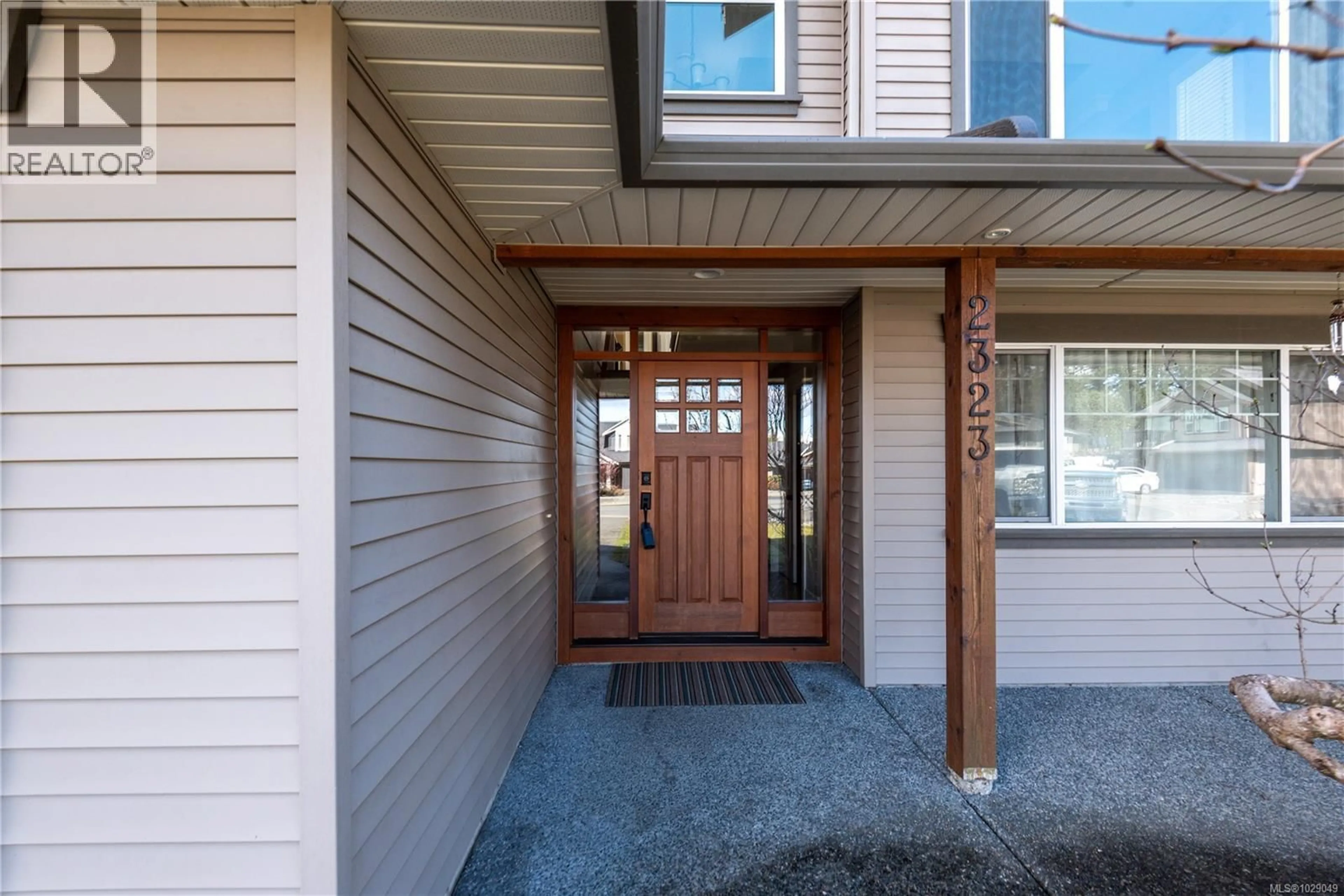 Indoor entryway for 2323 ROCKWOOD PLACE, Nanaimo British Columbia V9R7B3