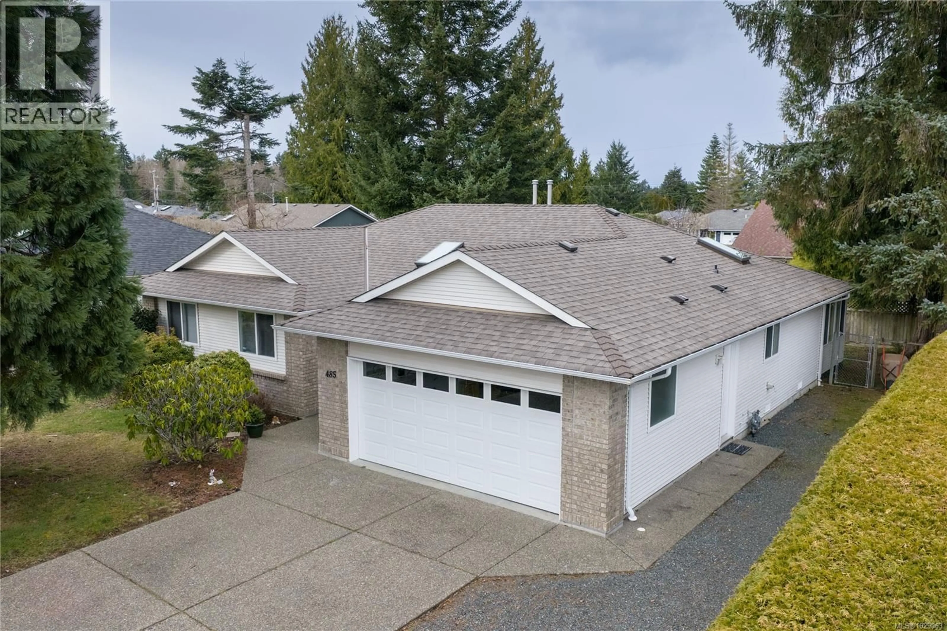 A pic from outside/outdoor area/front of a property/back of a property/a pic from drone, street for 485 SCHLEY PLACE, Qualicum Beach British Columbia V9K2L5