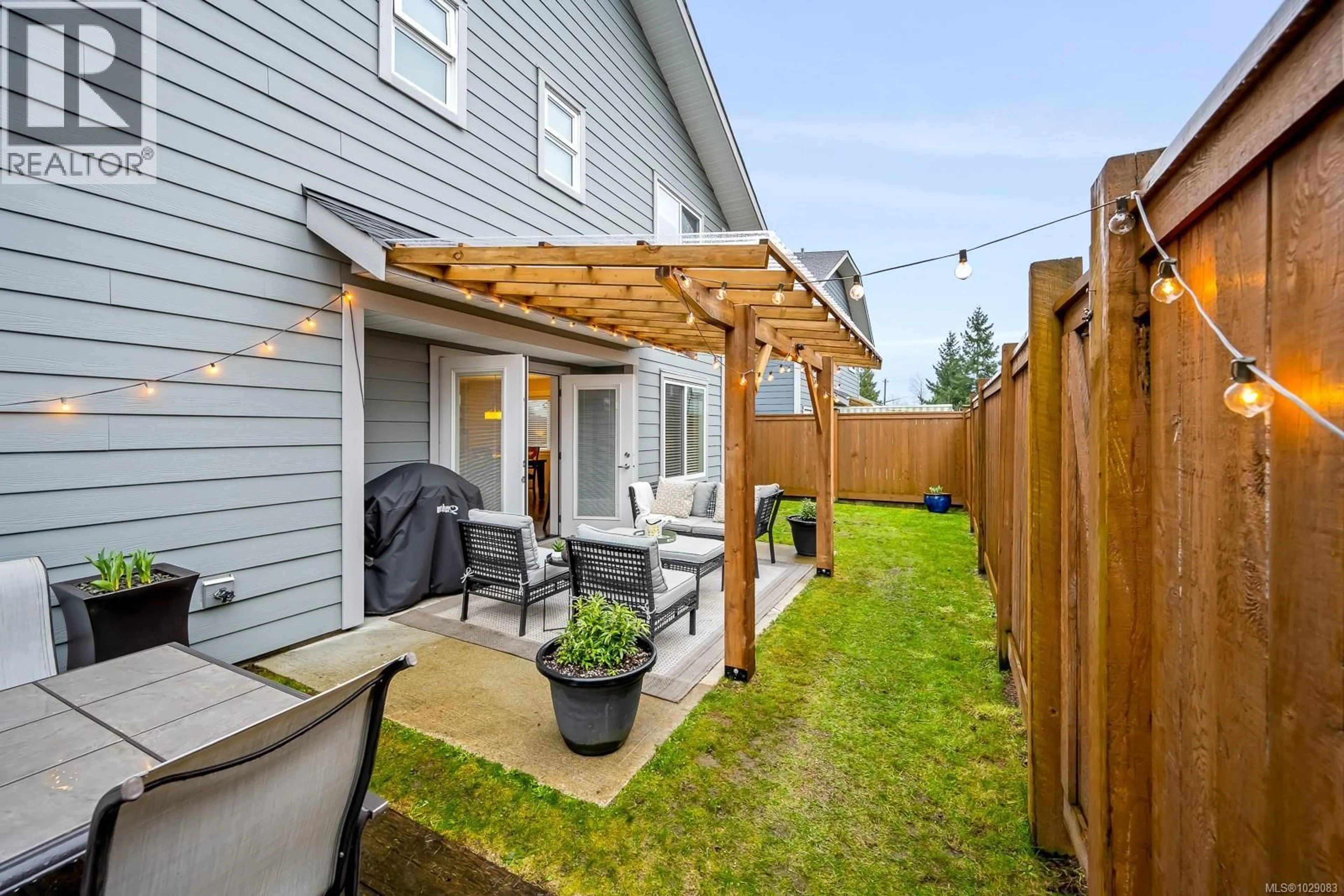 Patio, street for 817 TRACKER PLACE, Comox British Columbia V9M4E8