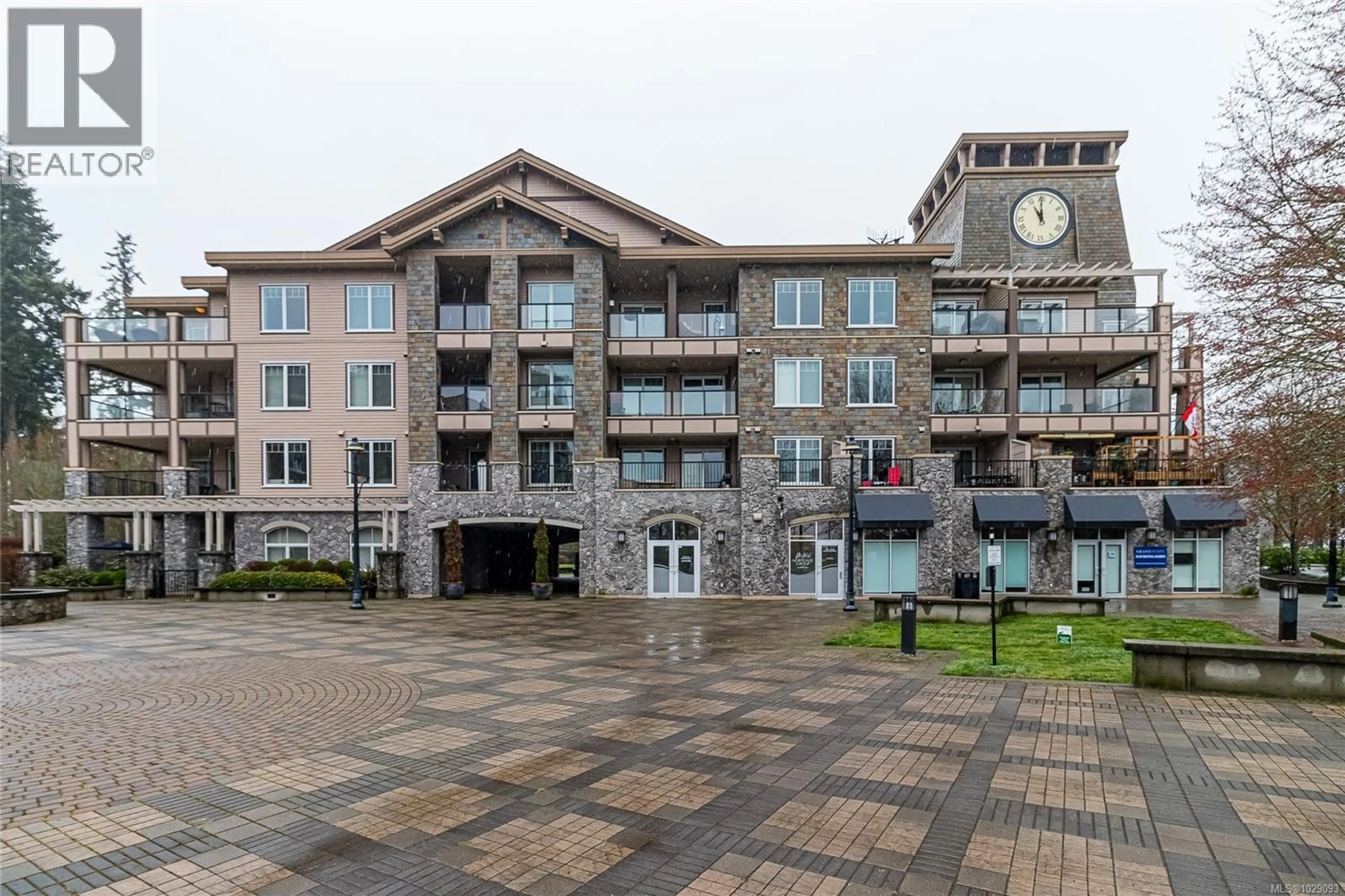 Patio, building for 207 - 1335 BEAR MOUNTAIN PARKWAY, Langford British Columbia V9B6T9