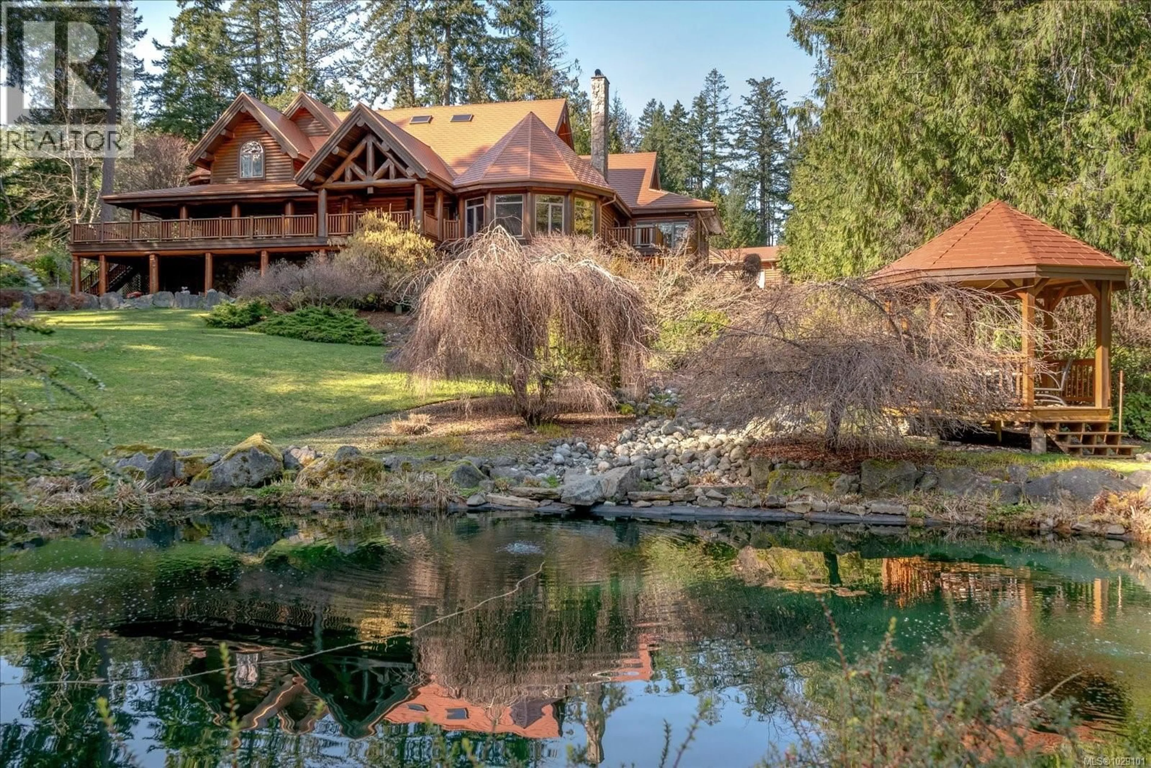 A pic from outside/outdoor area/front of a property/back of a property/a pic from drone, water/lake/river/ocean view for 4828 JUDITHS RUN, Ladysmith British Columbia V9G1G9