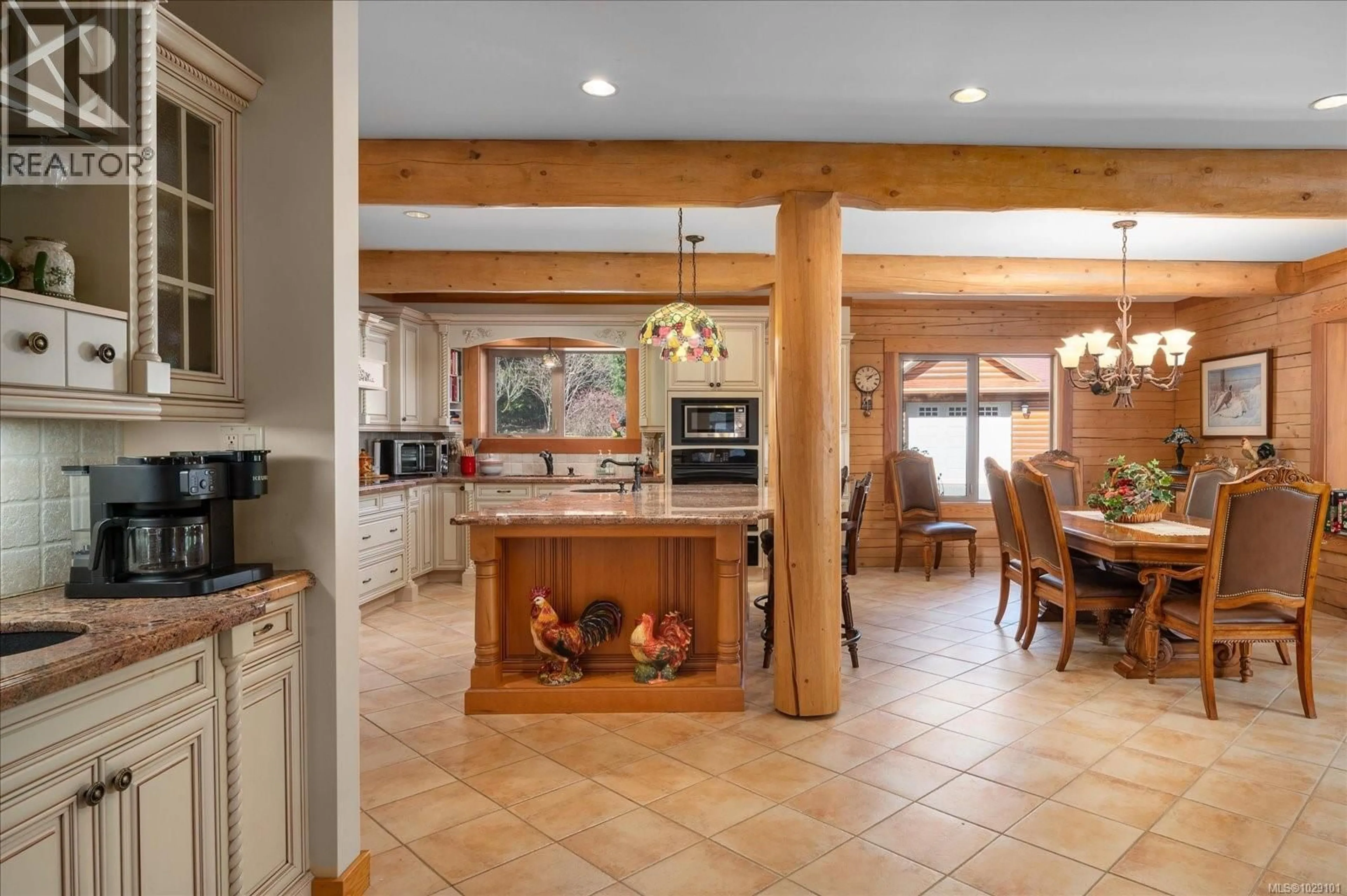 Open concept kitchen, ceramic/tile floor for 4828 JUDITHS RUN, Ladysmith British Columbia V9G1G9