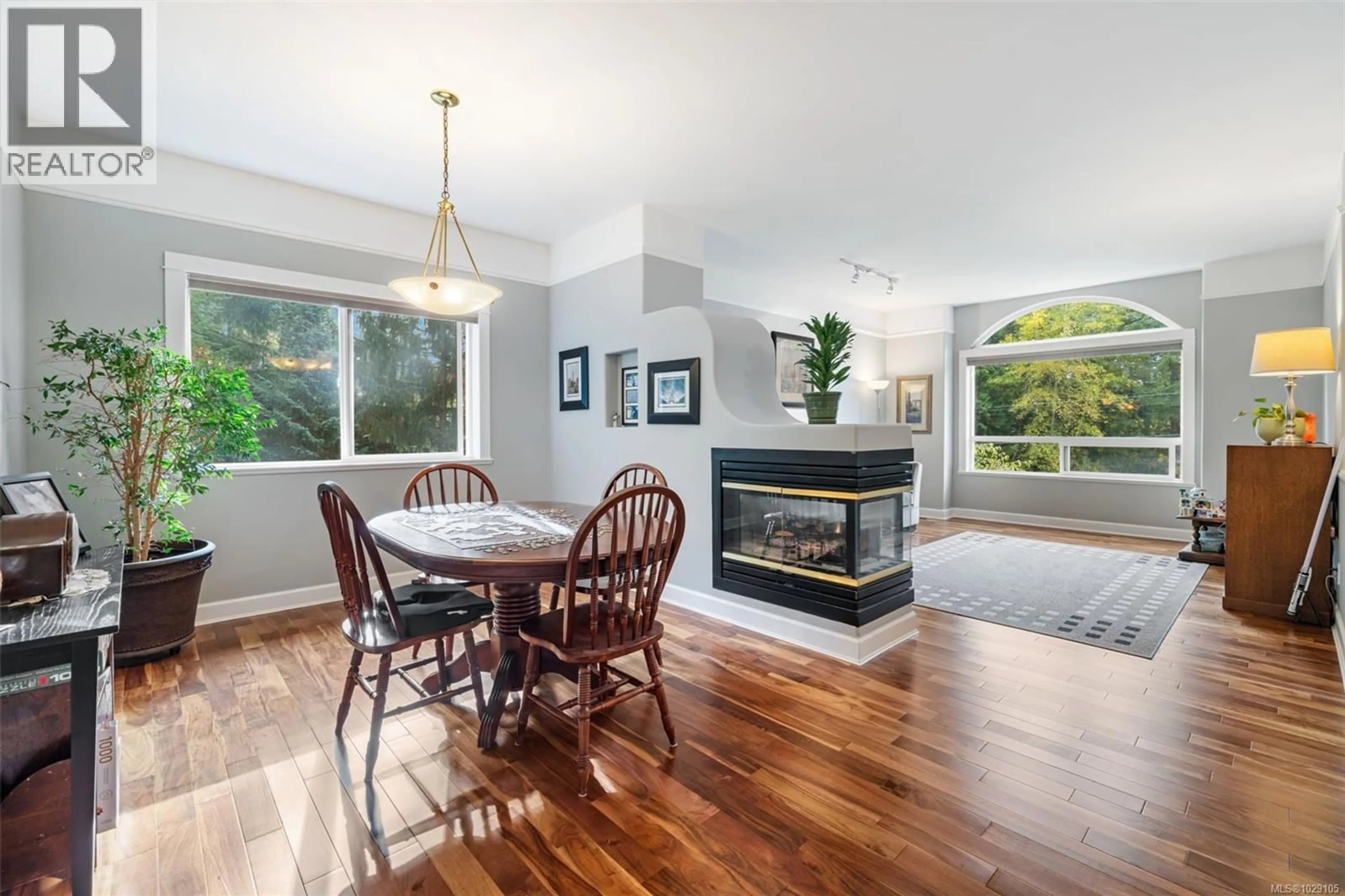 Dining room, wood/laminate floor for 1193 GARDEN GATE DRIVE, Central Saanich British Columbia V8M2H6