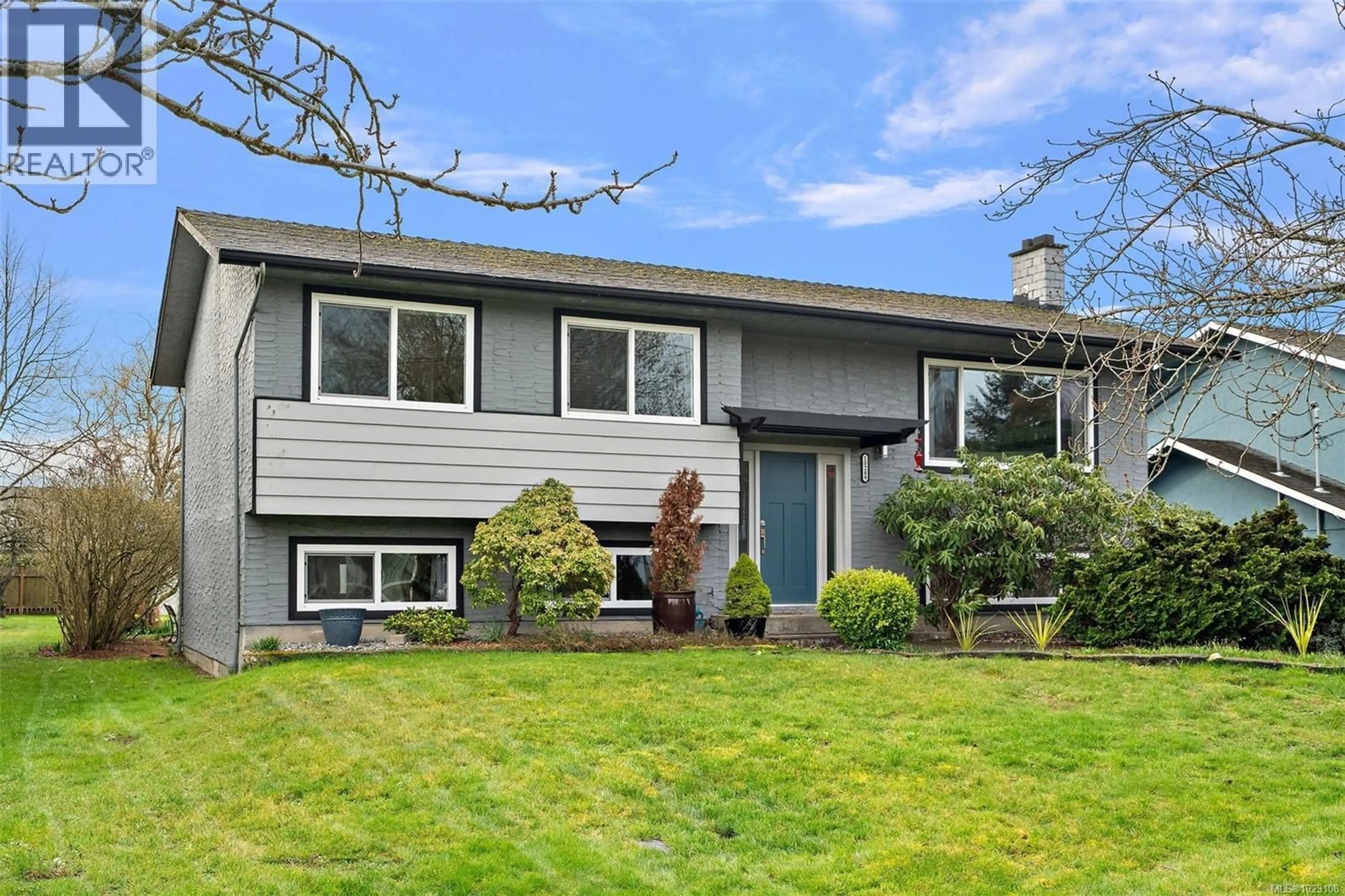 Home with vinyl exterior material, street for 10289 GODFREY PLACE, Sidney British Columbia V8L2K9