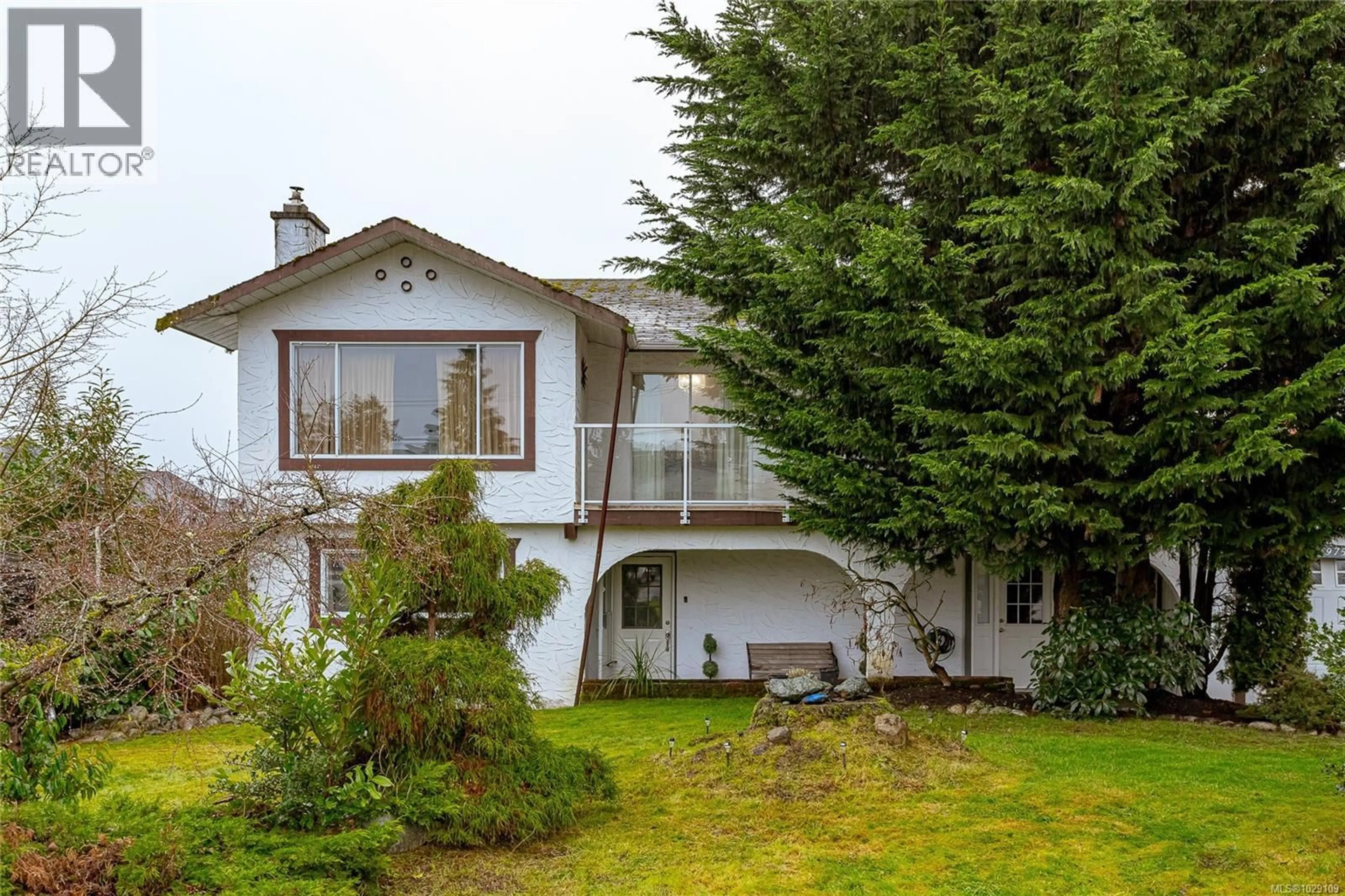 A pic from outside/outdoor area/front of a property/back of a property/a pic from drone, unknown for 1975 JEFFREE ROAD, Central Saanich British Columbia V8M1K1