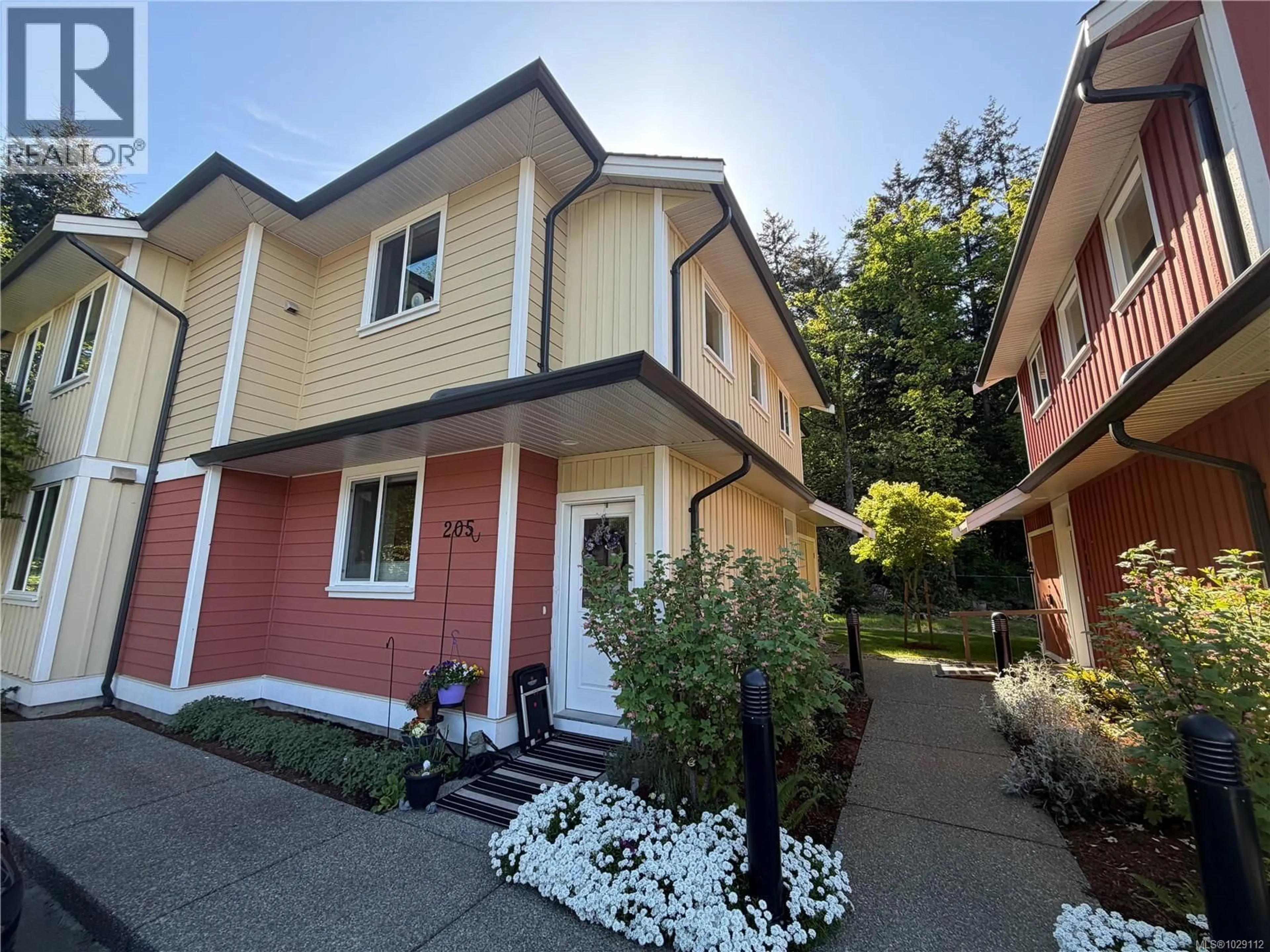 Home with vinyl exterior material, street for 205 - 9880 NAPIER PLACE, Chemainus British Columbia V0R1K2