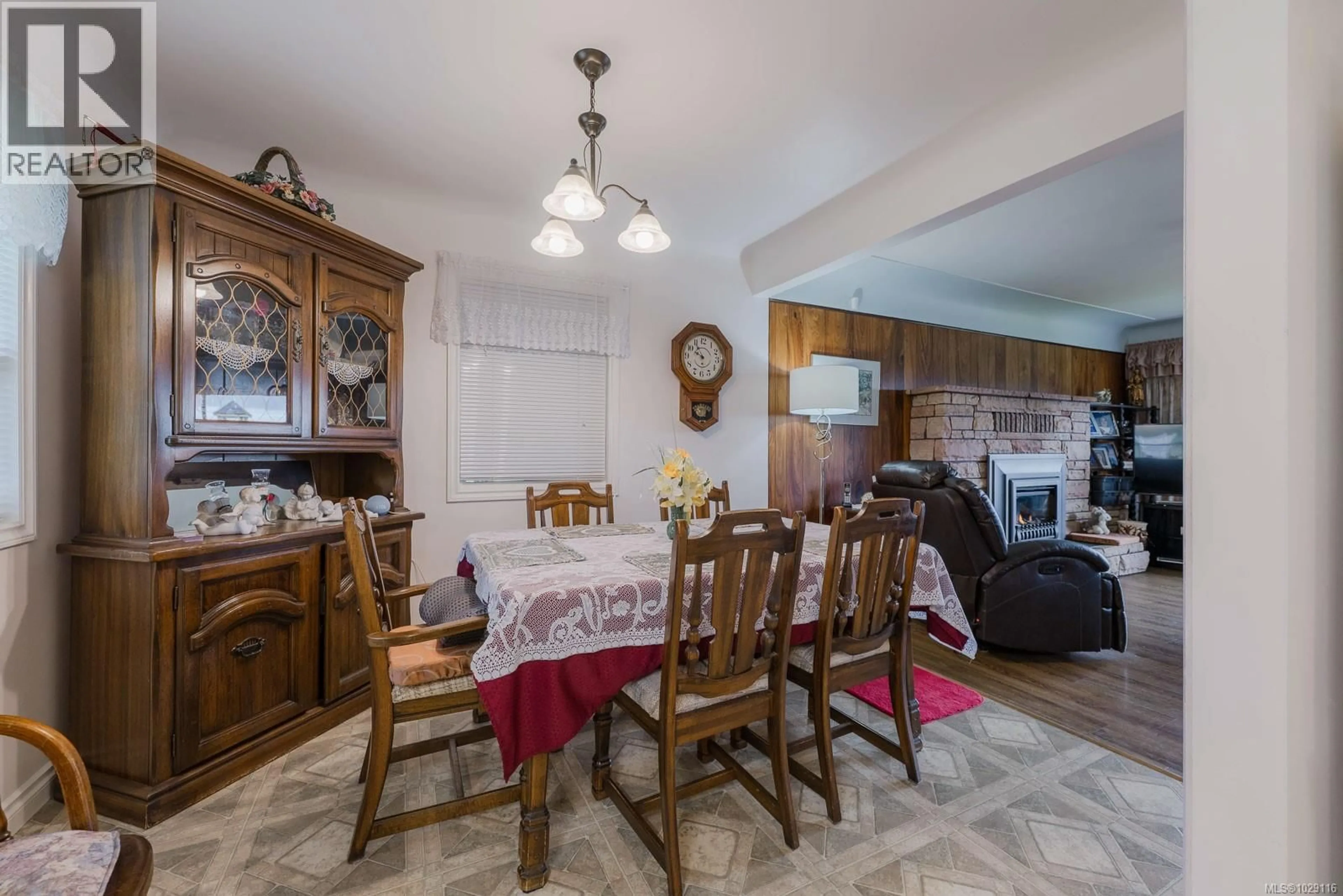 Dining room, unknown for 3820 SOUTH OYSTER SCHOOL ROAD, Saltair British Columbia V9G1Z5