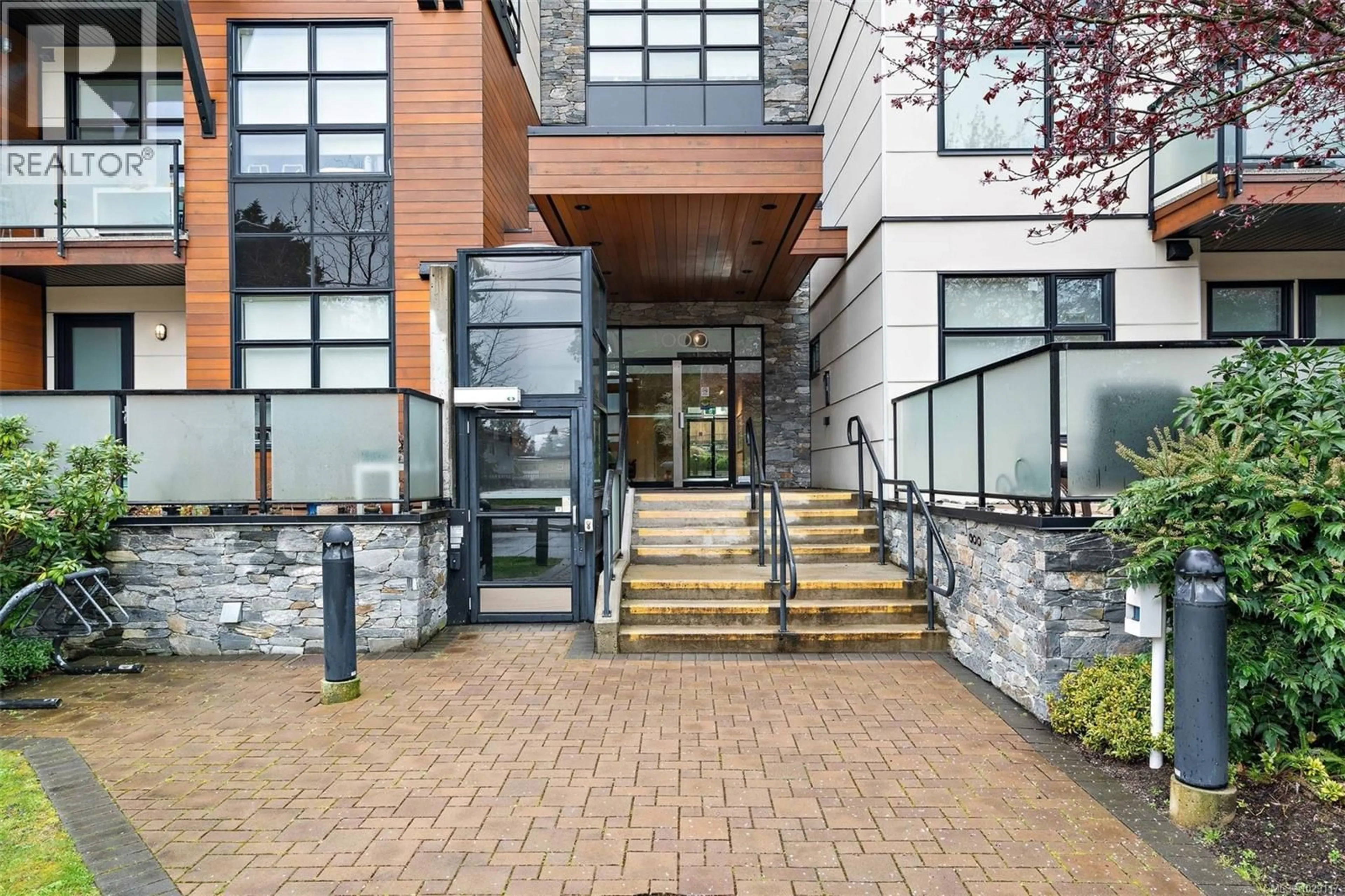 Unknown for 208 - 4000 SHELBOURNE STREET, Saanich British Columbia V8N3E4