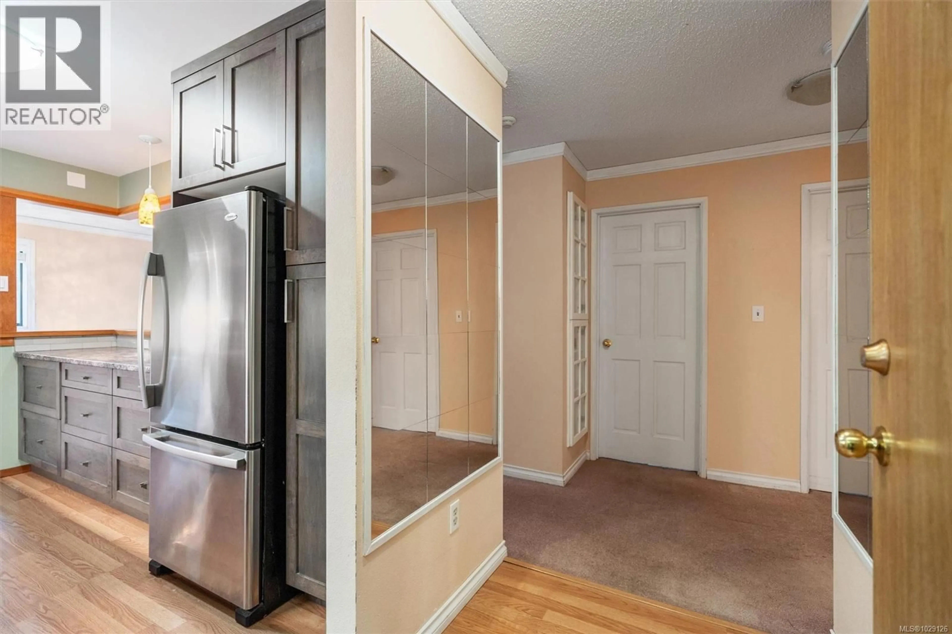 Unknown for 202 - 3255 GLASGOW AVENUE, Saanich British Columbia V8X4S4