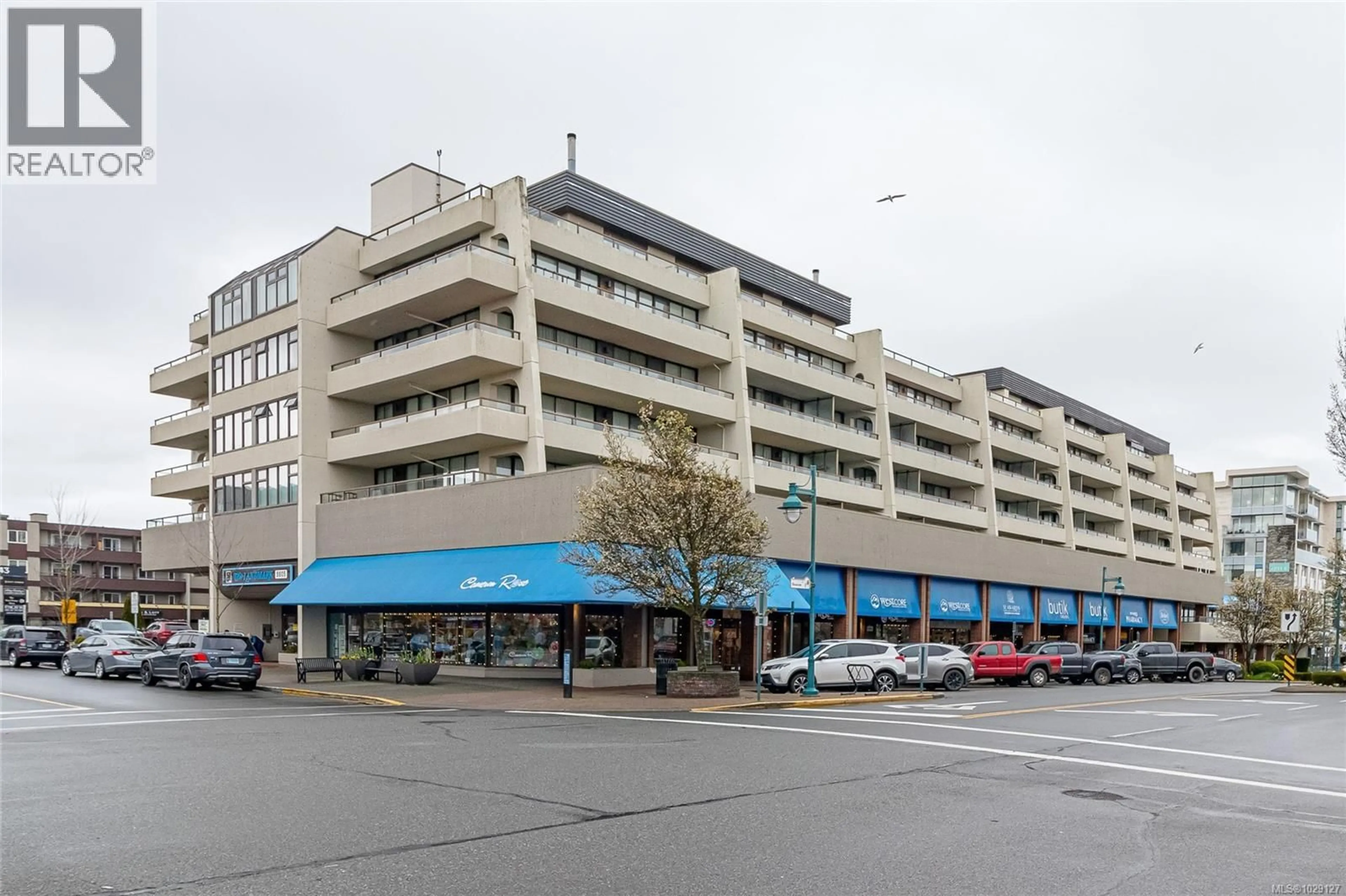 Parking for 301 - 9805 SECOND STREET, Sidney British Columbia V8L4T9