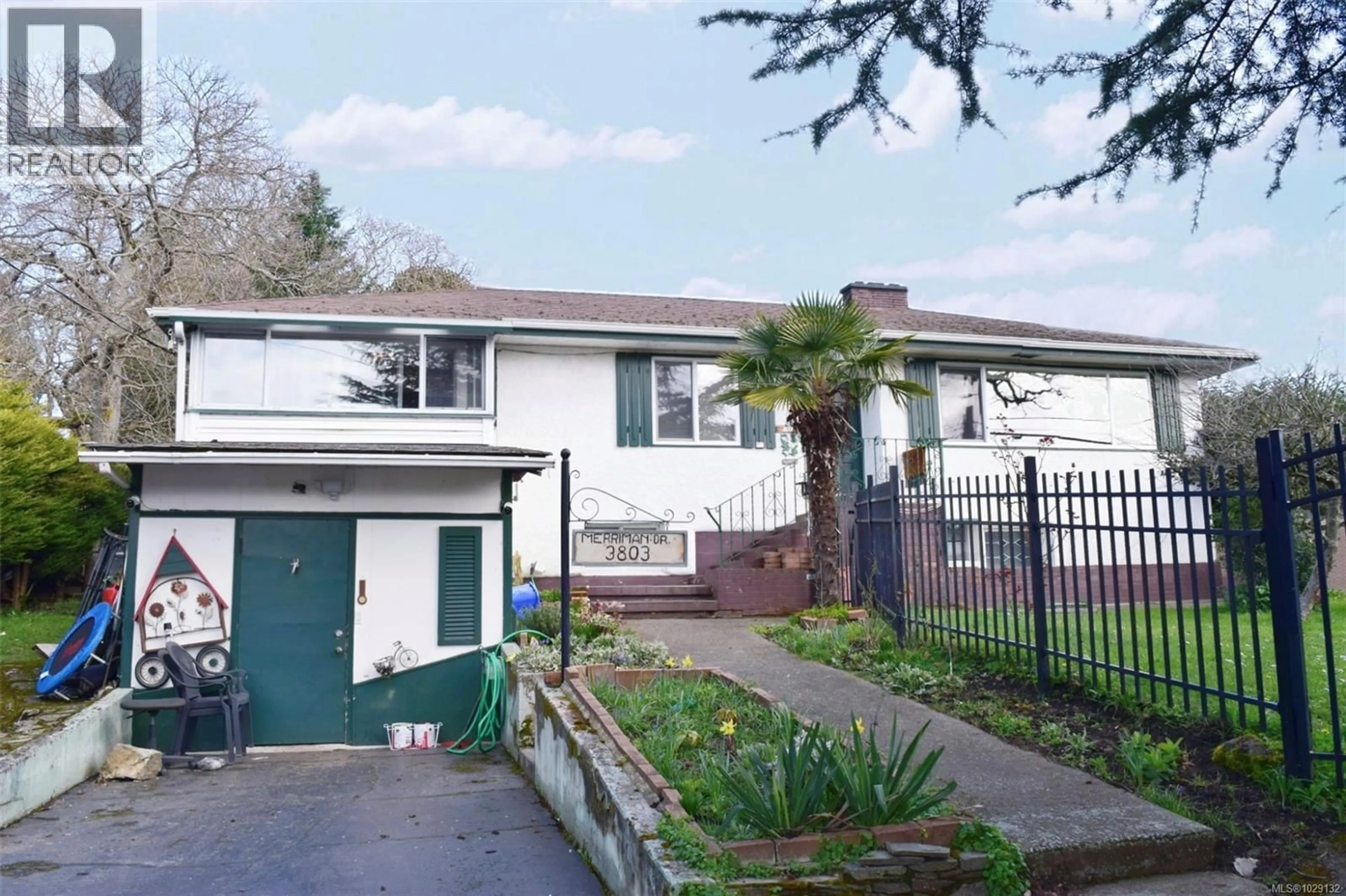 Unknown for 3803 MERRIMAN DRIVE, Saanich British Columbia V8P2S9