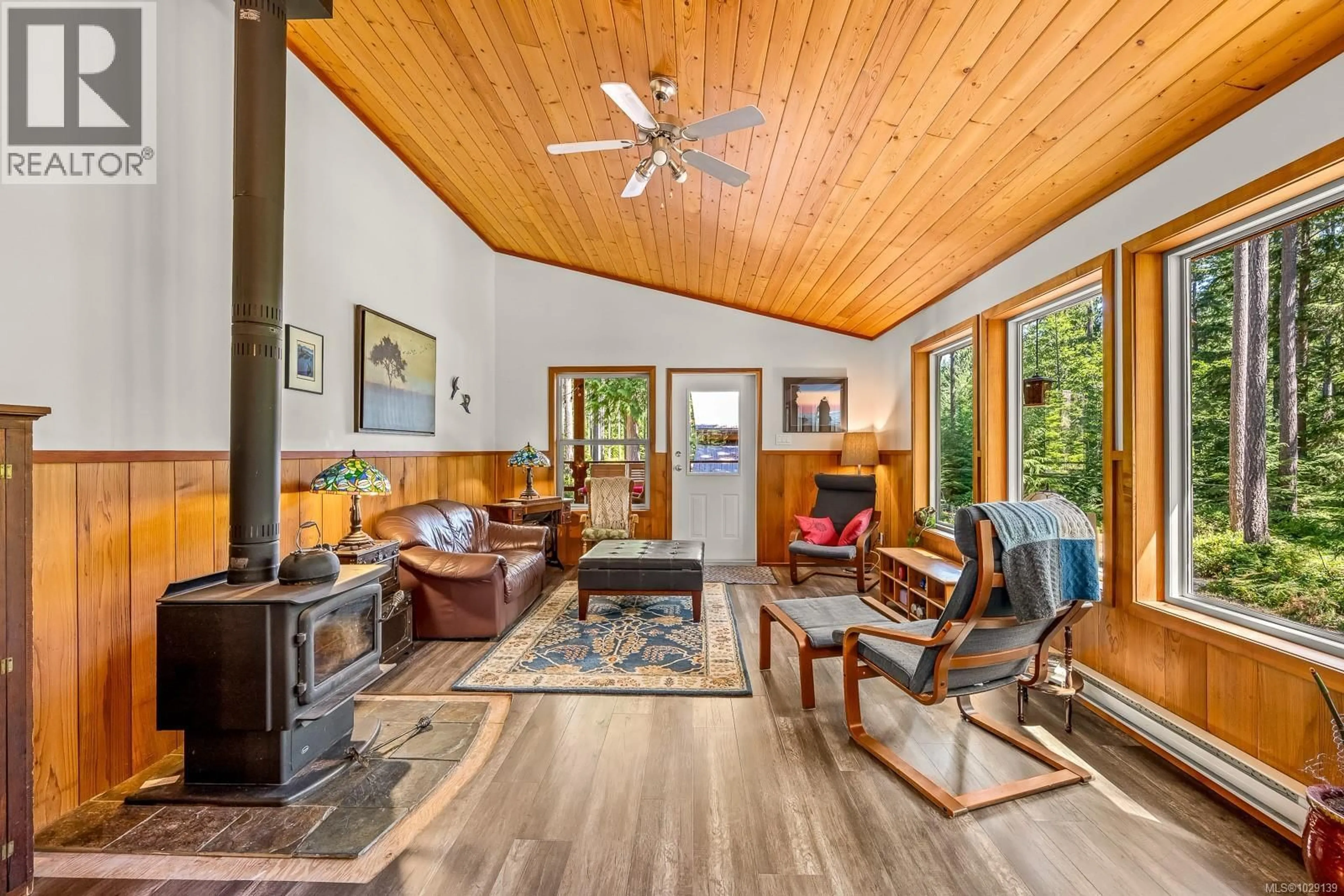 Unknown for 924 SISKIN LANE, Cortes Island British Columbia V0P1K0