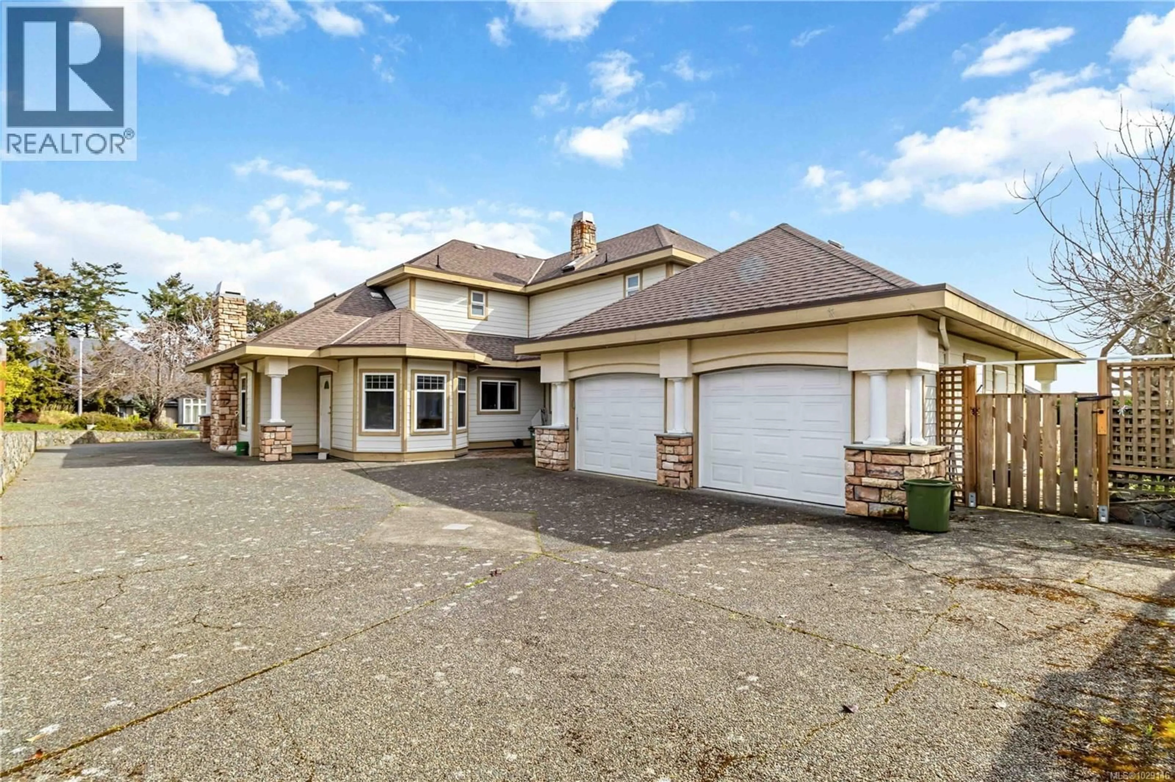 A pic from outside/outdoor area/front of a property/back of a property/a pic from drone, street for 4543 GORDON POINT DRIVE, Saanich British Columbia V8N6L2