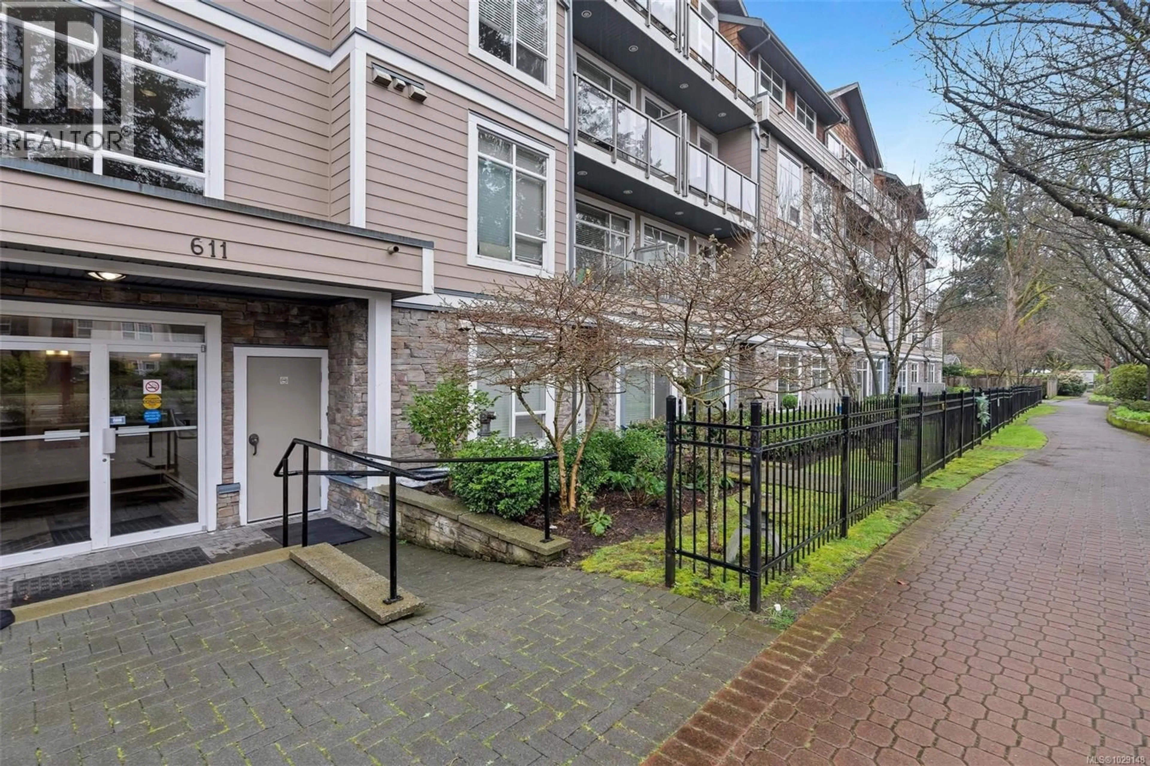 Patio, street for 304 - 611 GOLDSTREAM AVENUE, Langford British Columbia V9B2W9