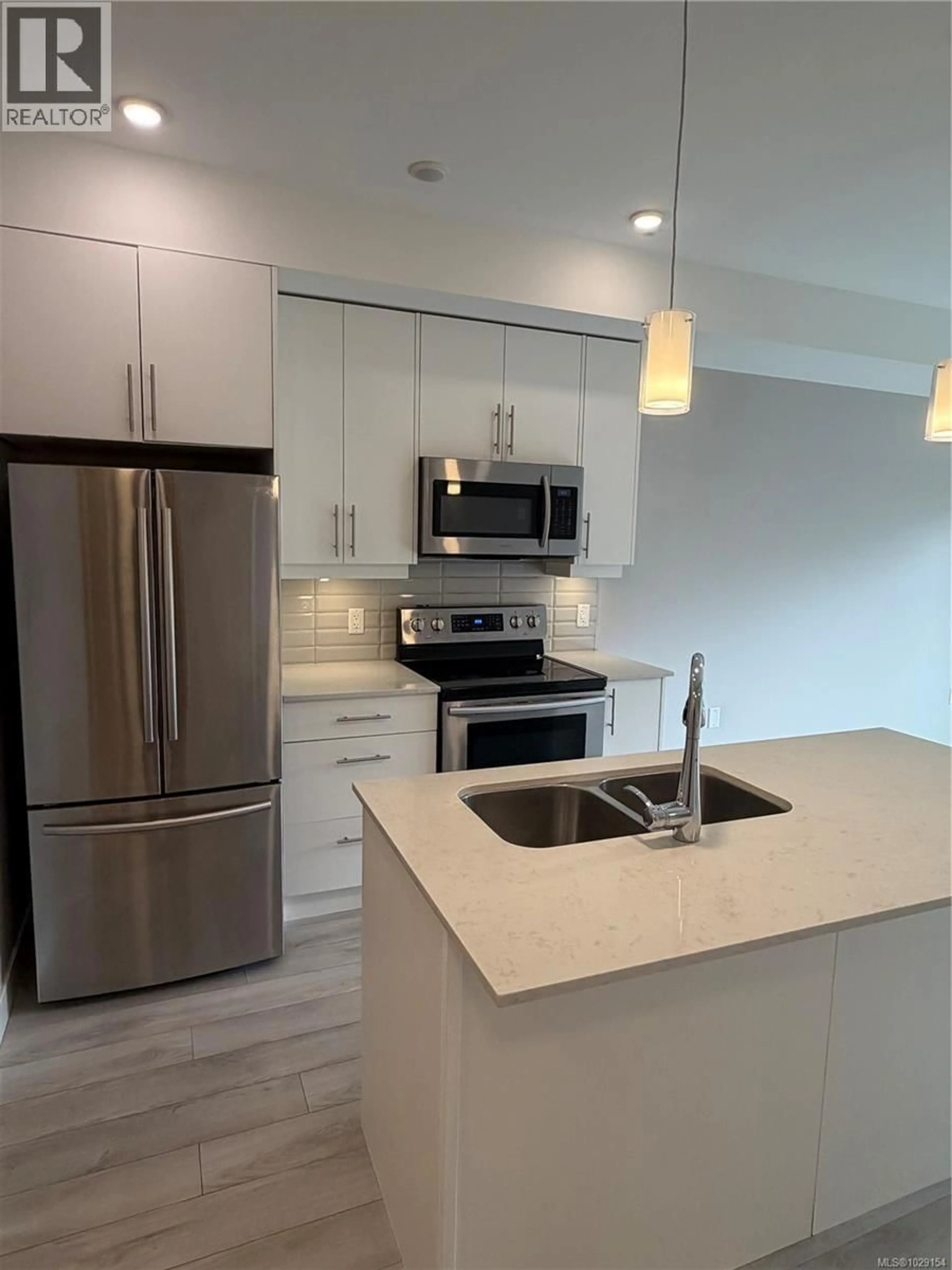 Unknown for 106 - 1020 INVERNESS ROAD, Saanich British Columbia V8X0B1