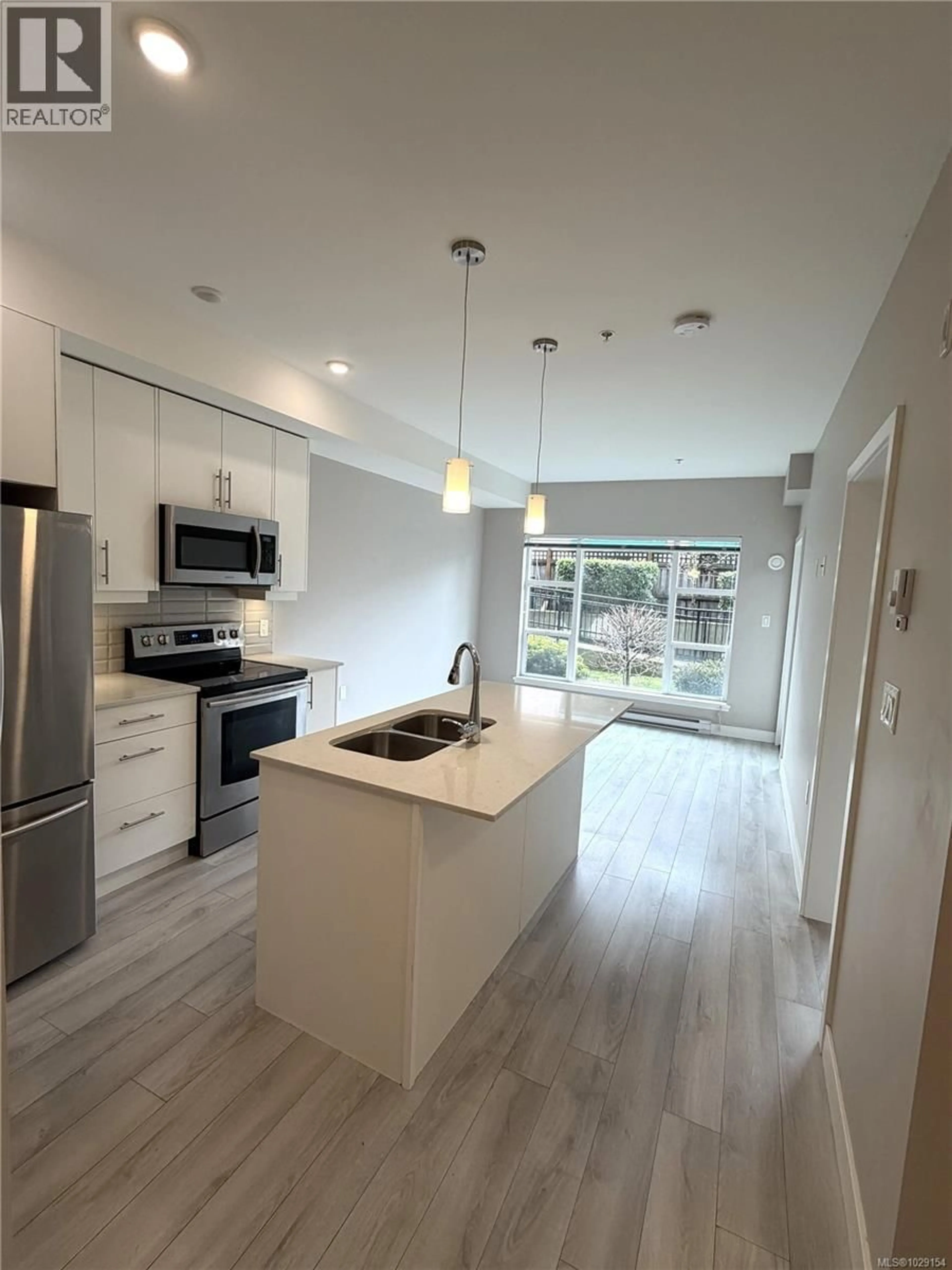 Unknown for 106 - 1020 INVERNESS ROAD, Saanich British Columbia V8X0B1