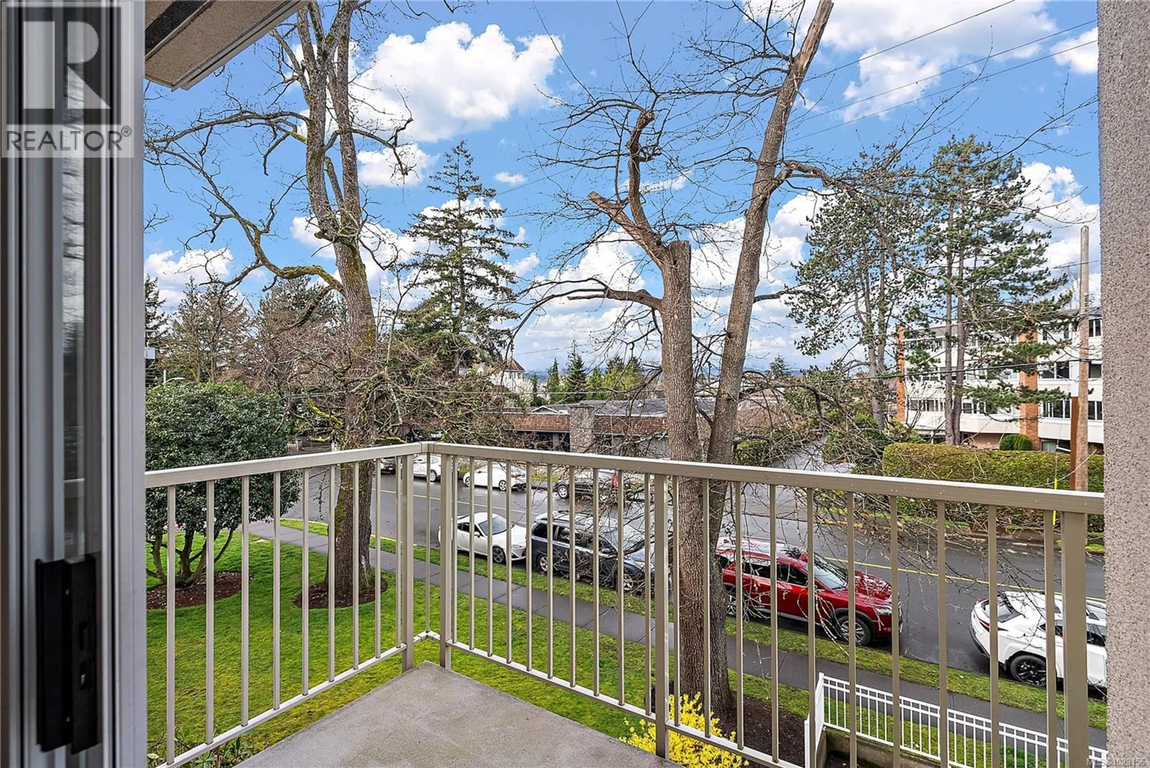 Patio, water/lake/river/ocean view for 205 - 9905 FIFTH STREET, Sidney British Columbia V8L2X6