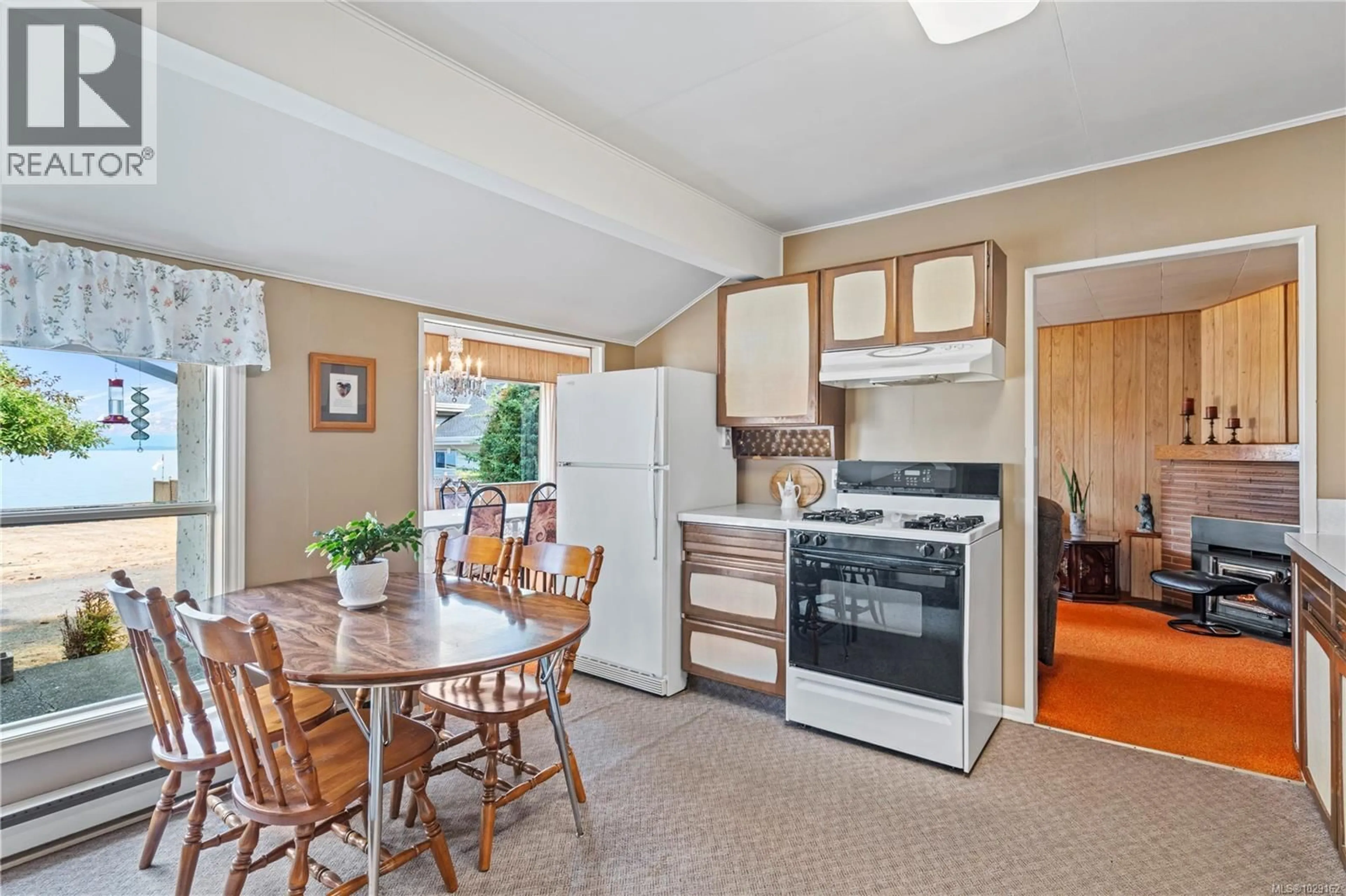 Standard kitchen, unknown for 35 BOWSER ROAD, Bowser British Columbia V0R1G0